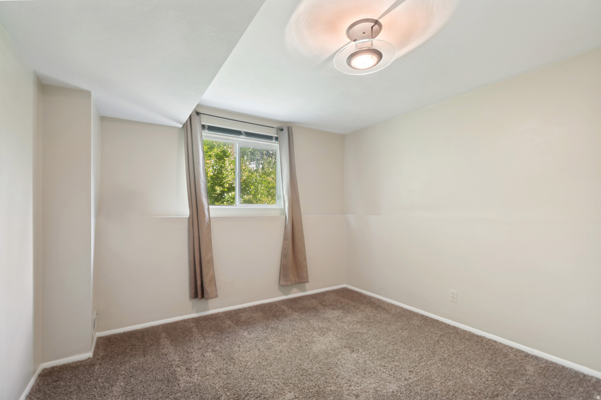 RIVERVIEW EAST - Residential