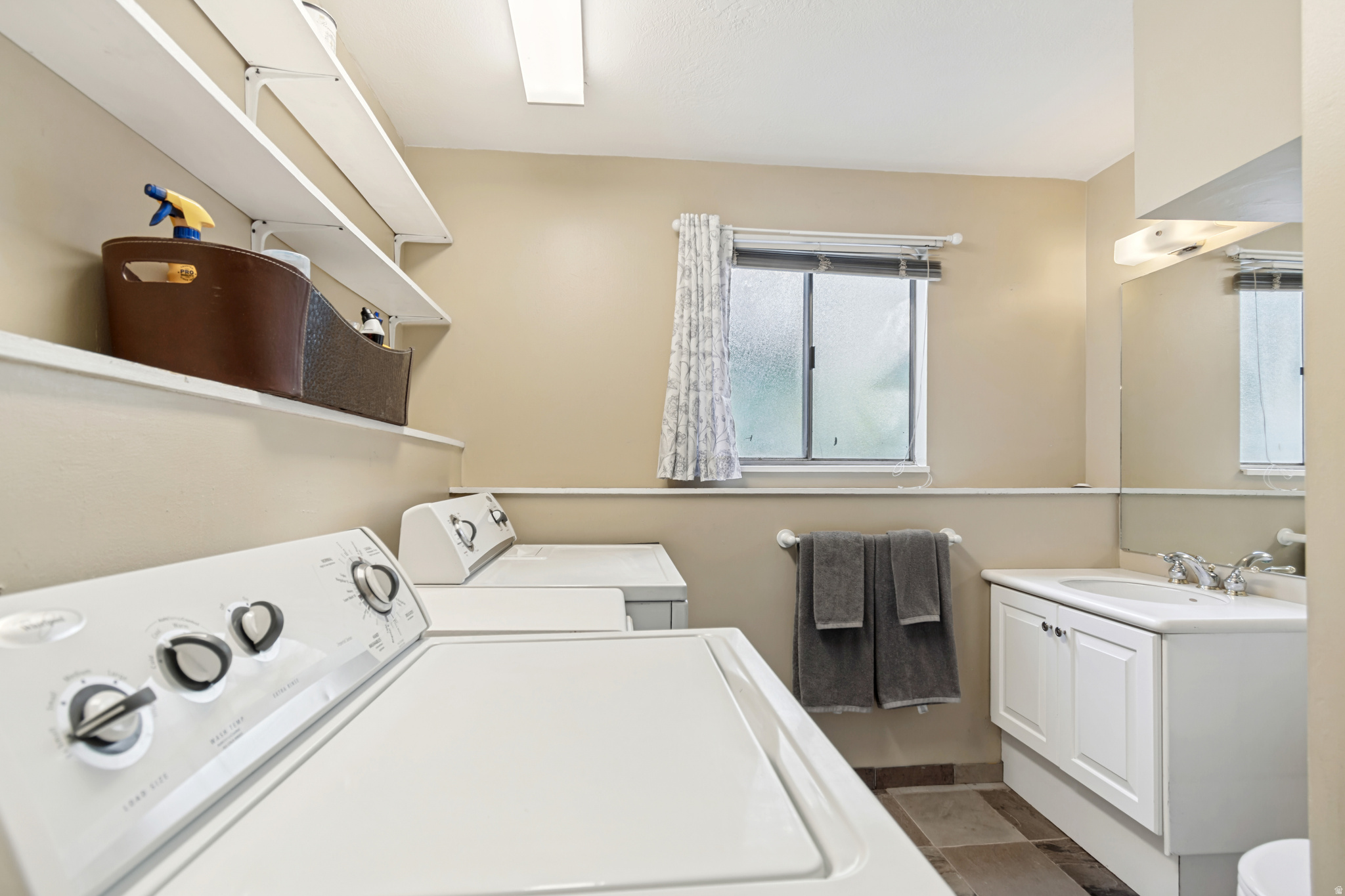 RIVERVIEW EAST - Residential