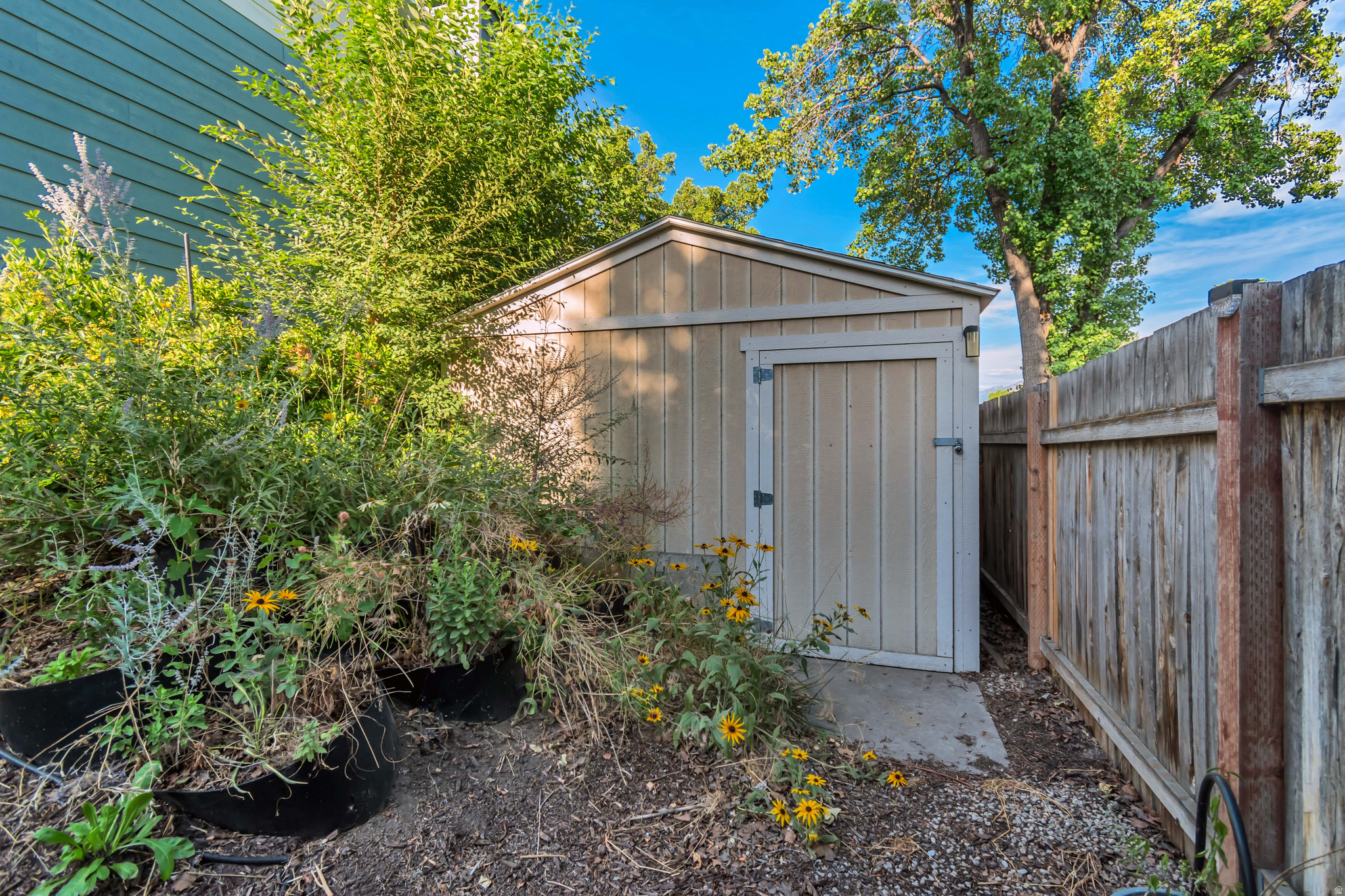 RIVERVIEW EAST - Residential