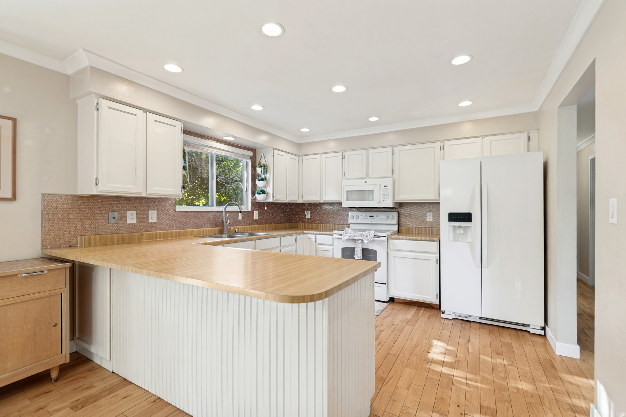 RIVERVIEW EAST - Residential