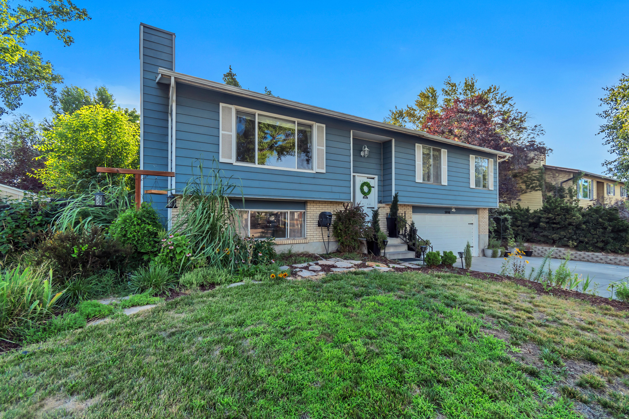 RIVERVIEW EAST - Residential