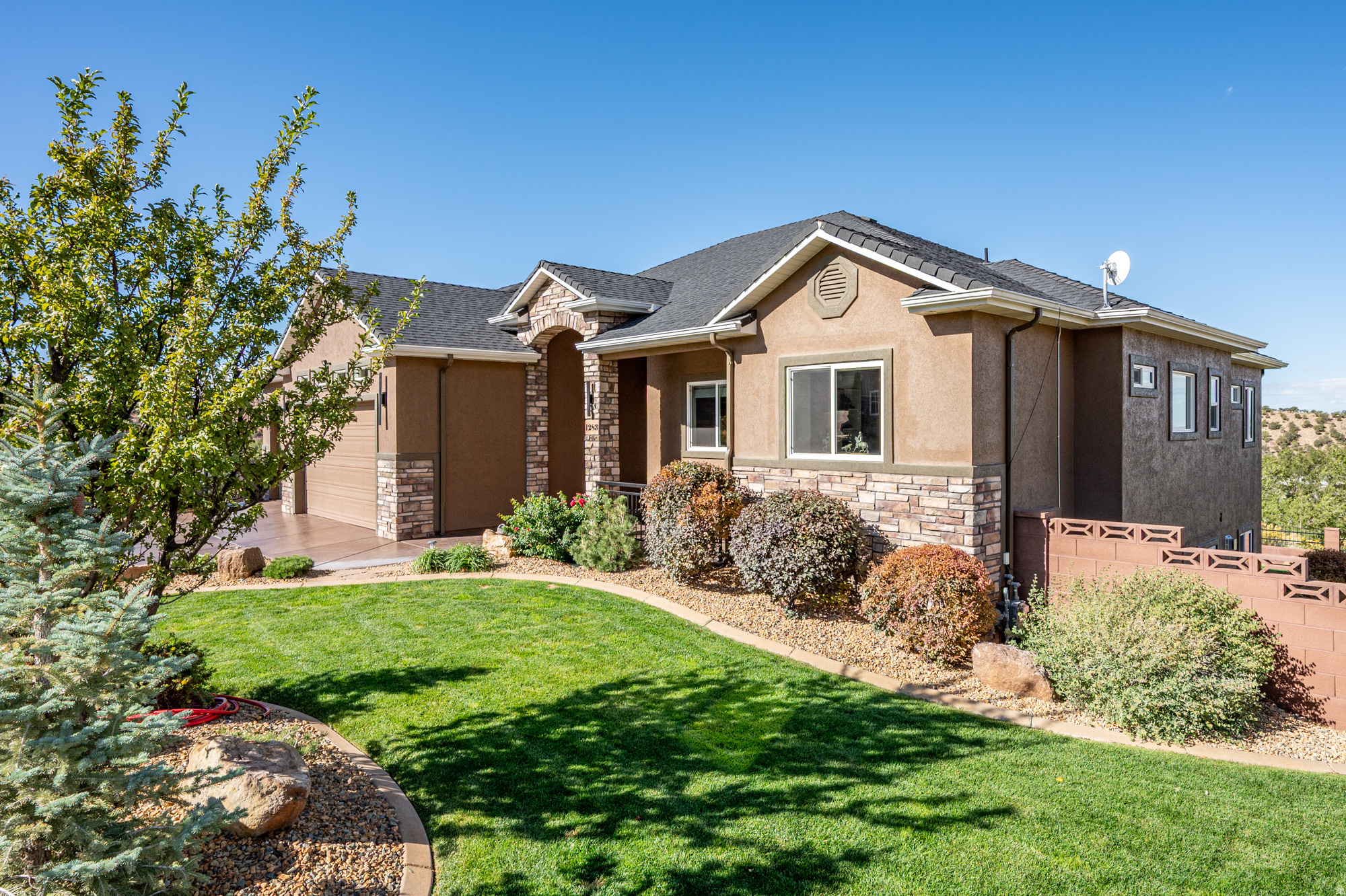 CANYON RIDGE - Residential