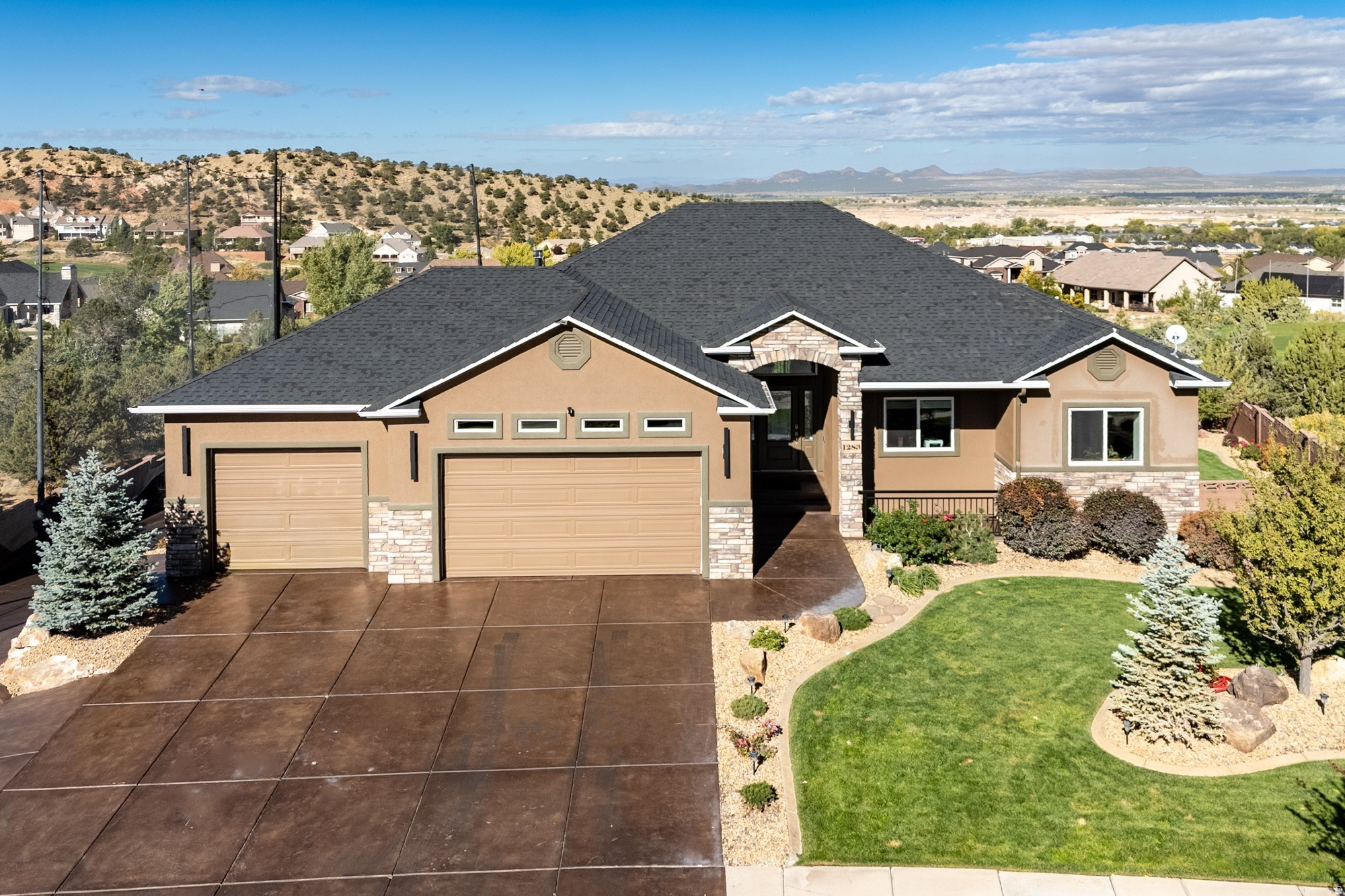 CANYON RIDGE - Residential