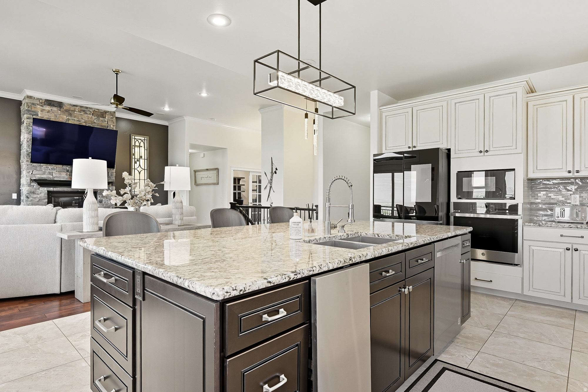 CANYON RIDGE - Residential