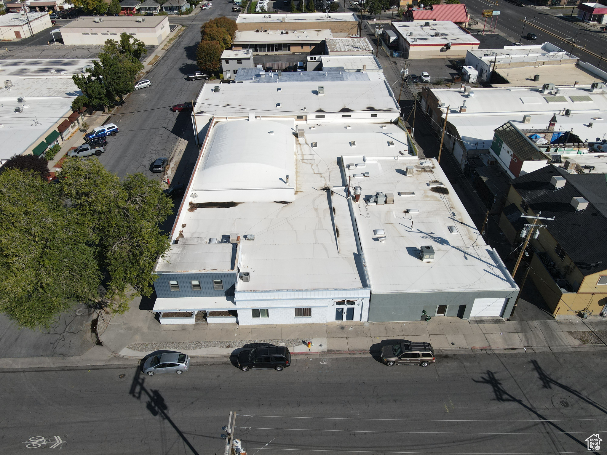 JOHNSONS - Commercial Sale