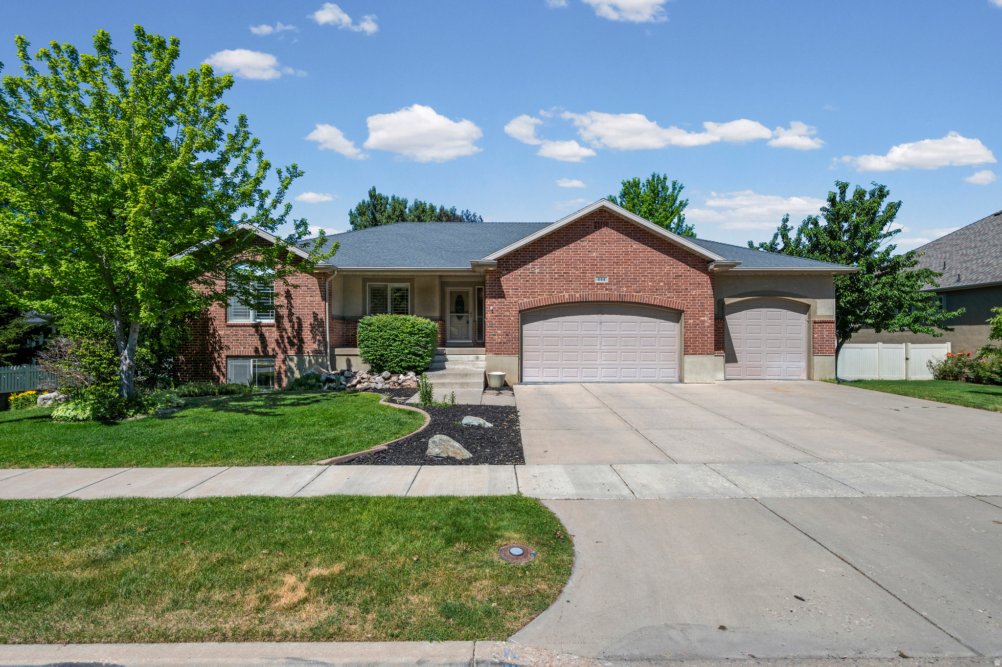 EAGLE CREEK - Residential