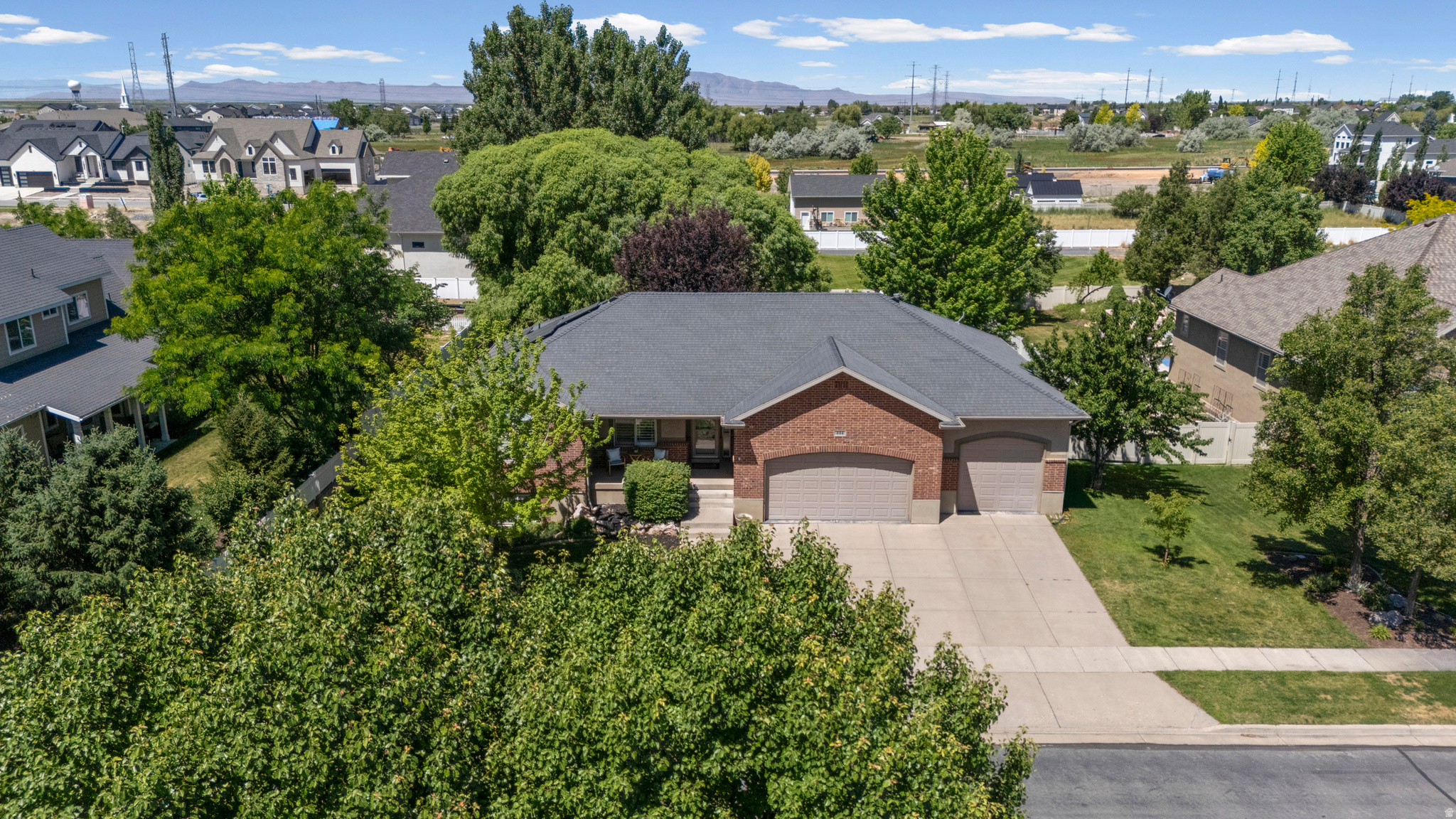 EAGLE CREEK - Residential