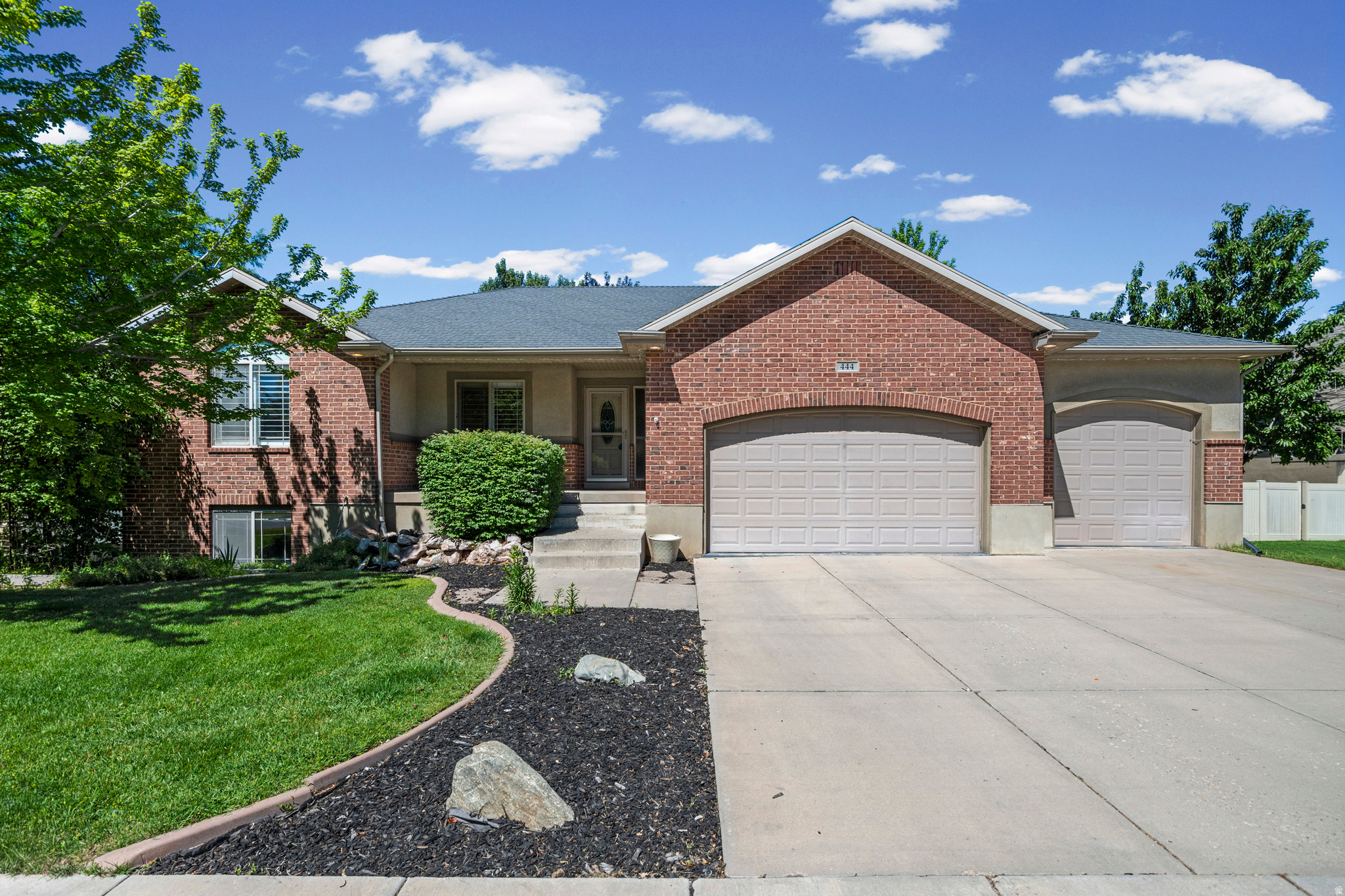 EAGLE CREEK - Residential