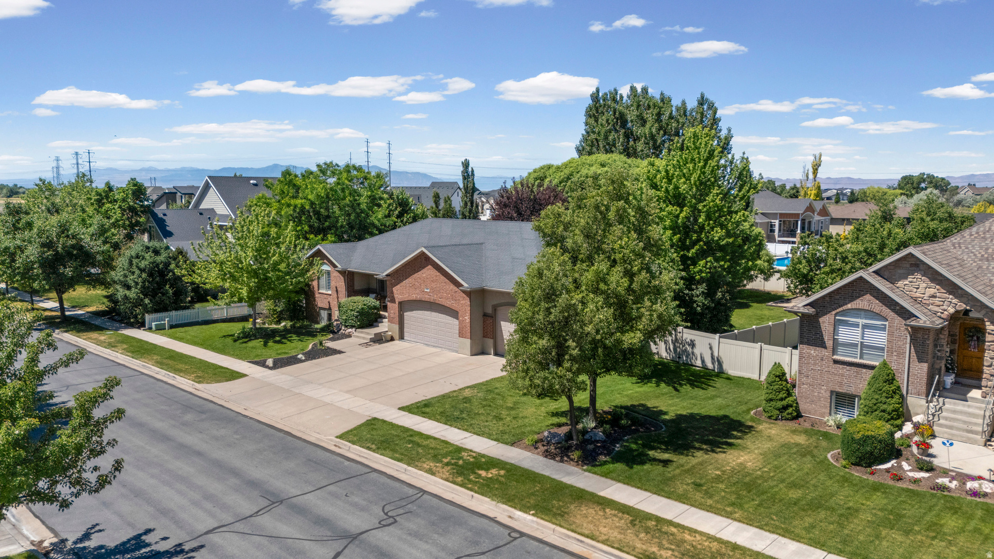 EAGLE CREEK - Residential