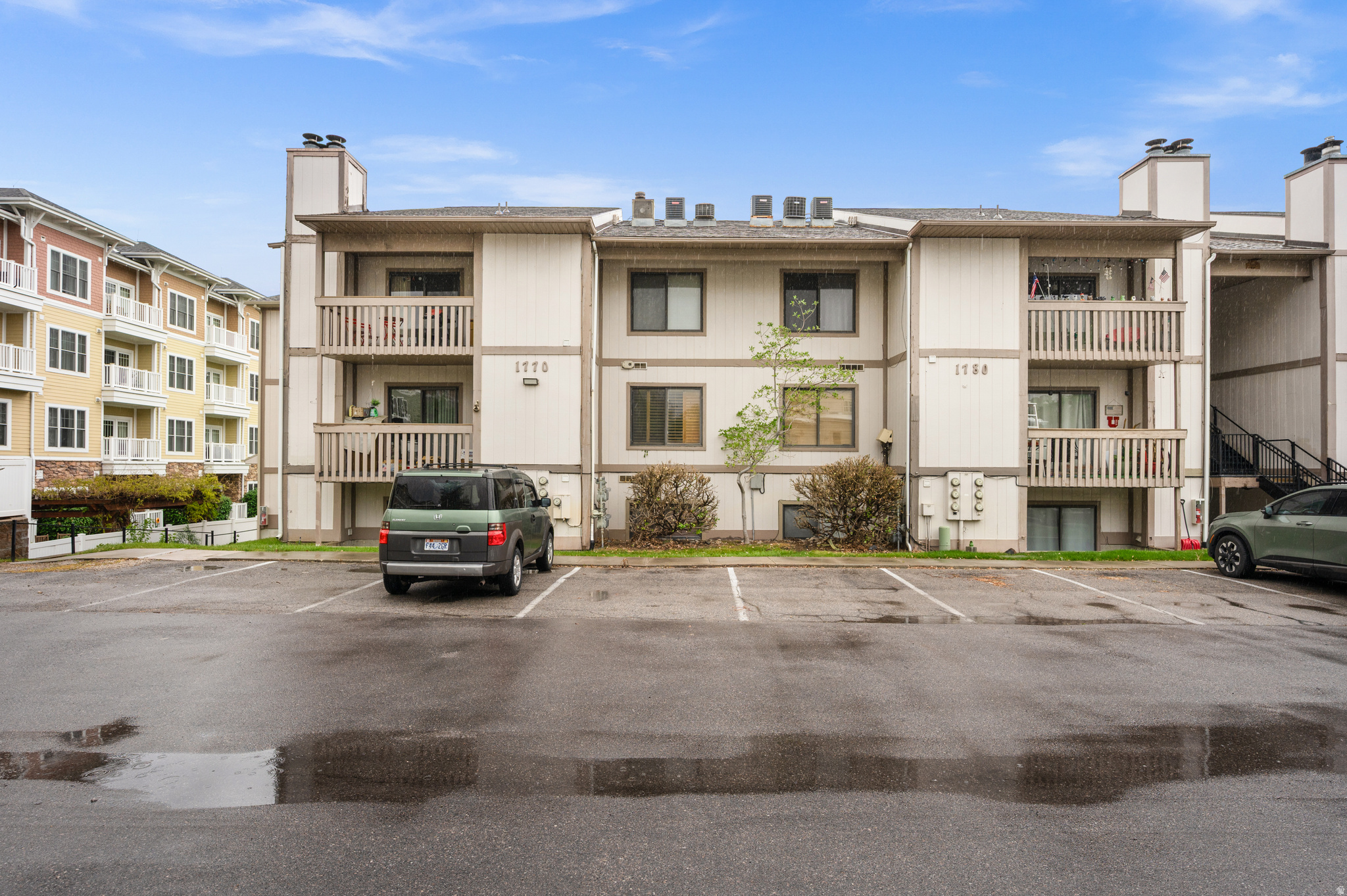 HOLLADAY CREEK COND - Residential