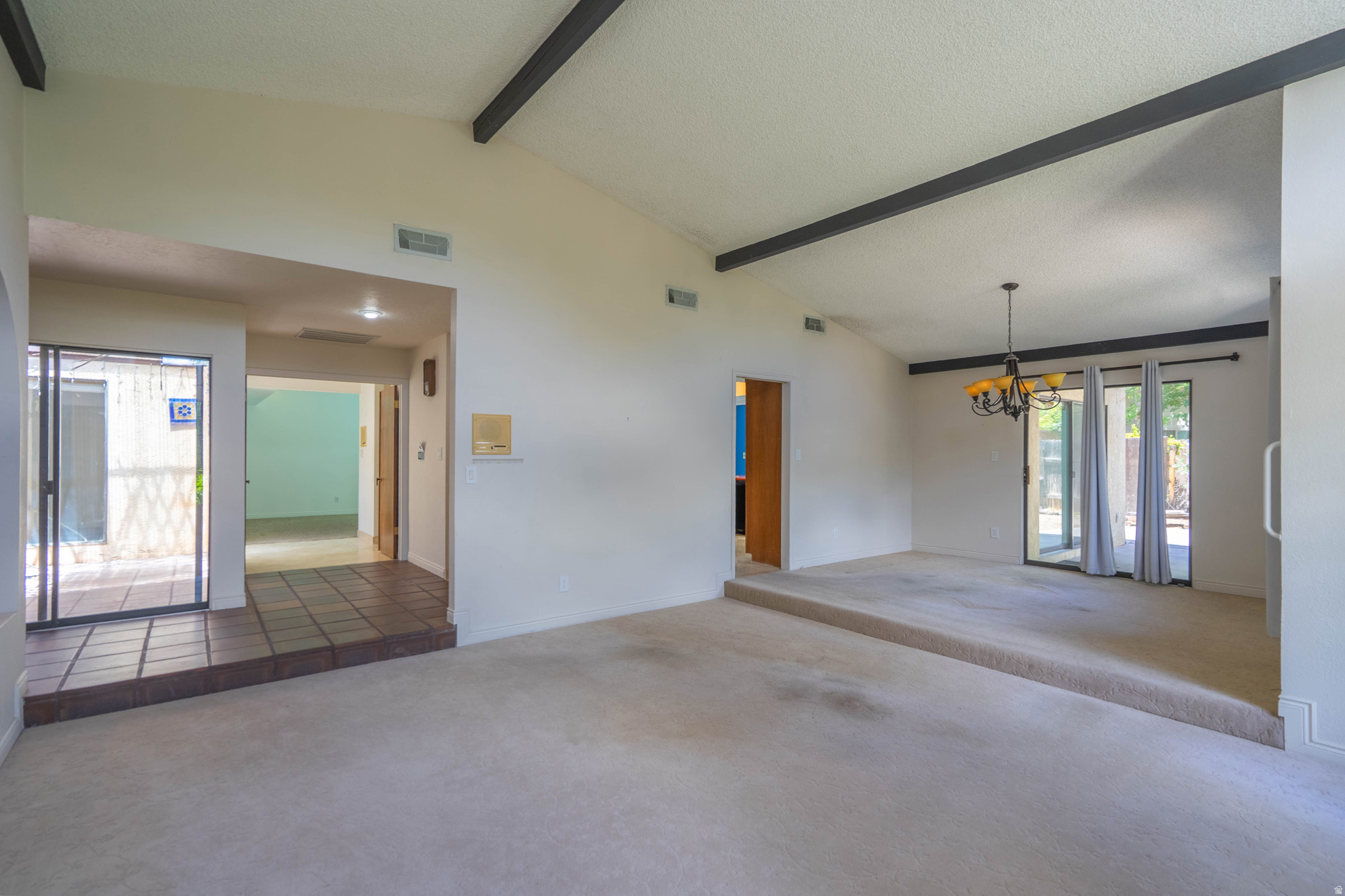 BLOOMINGTON HILLS - Residential