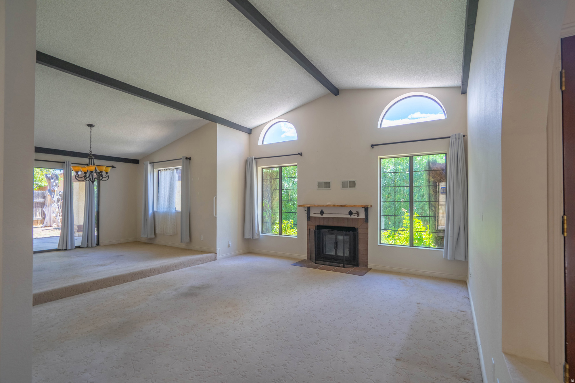 BLOOMINGTON HILLS - Residential