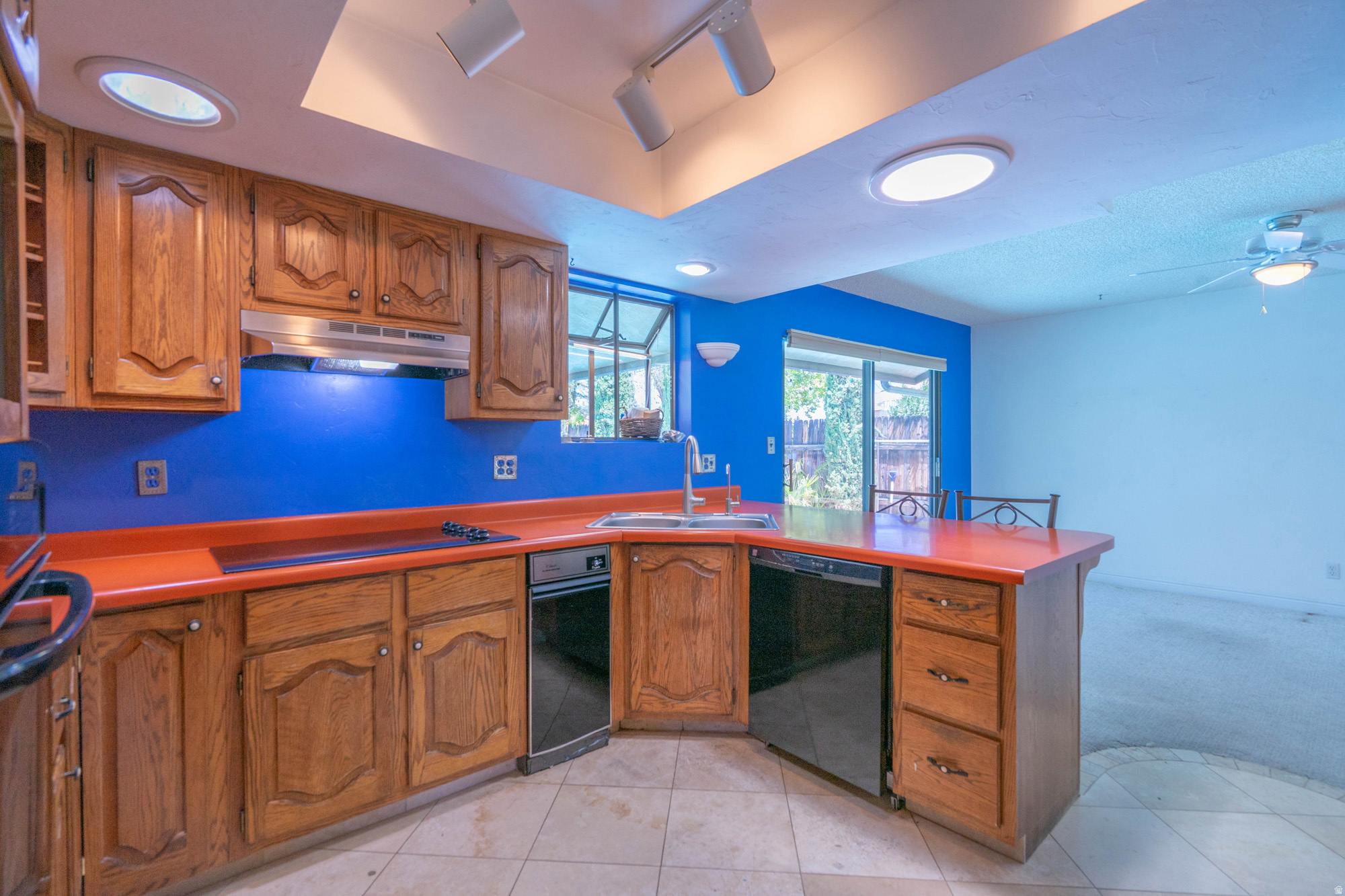 BLOOMINGTON HILLS - Residential