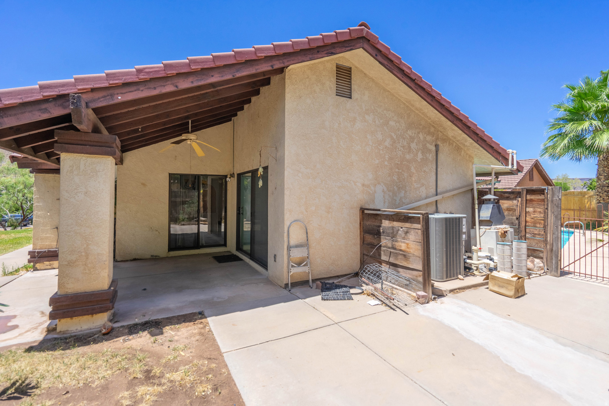 BLOOMINGTON HILLS - Residential