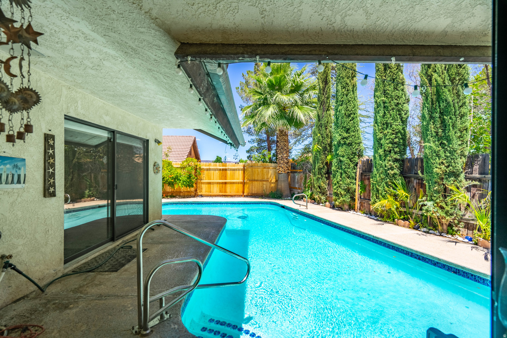 BLOOMINGTON HILLS - Residential
