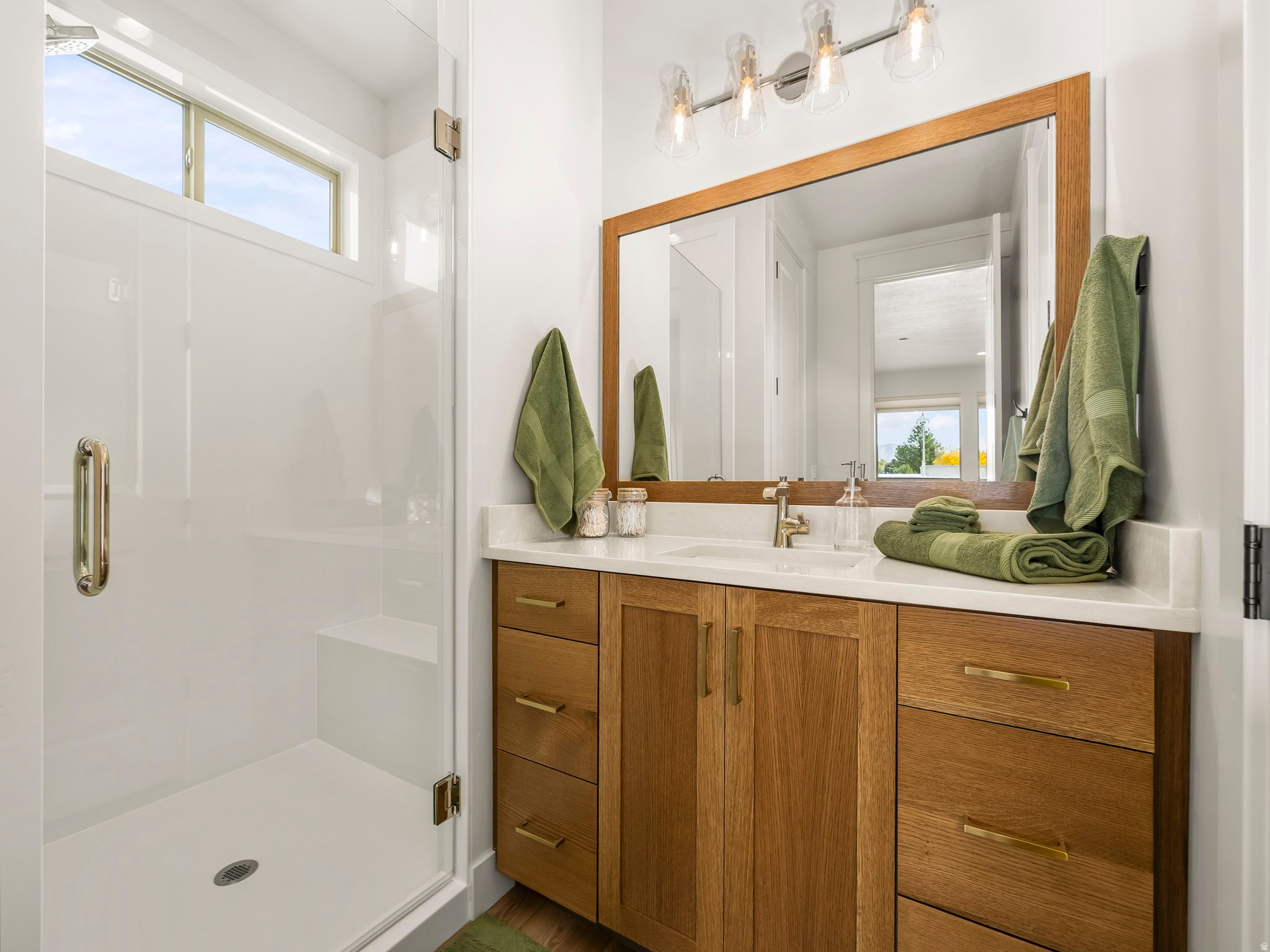 MOUNT LOAFER FLATS - Residential