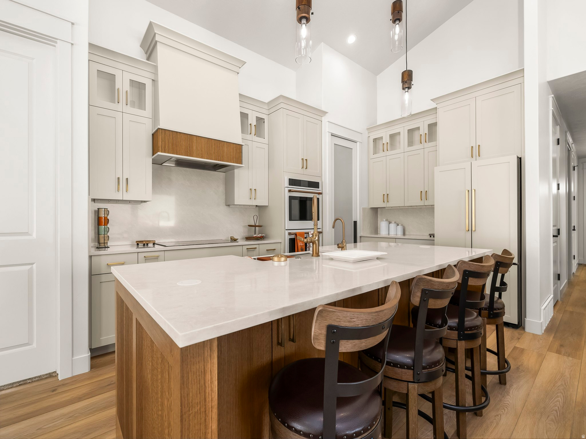 MOUNT LOAFER FLATS - Residential