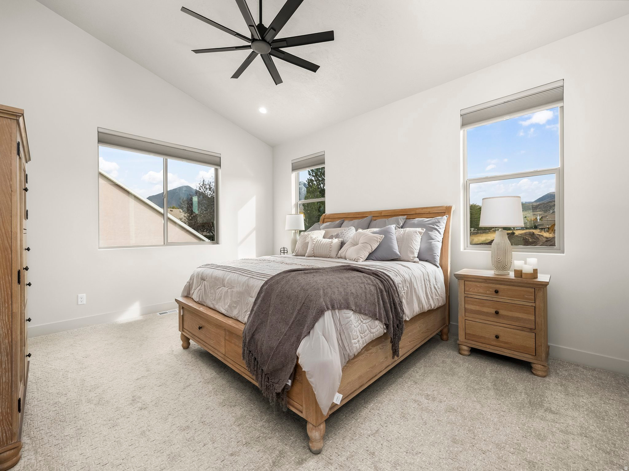 MOUNT LOAFER FLATS - Residential