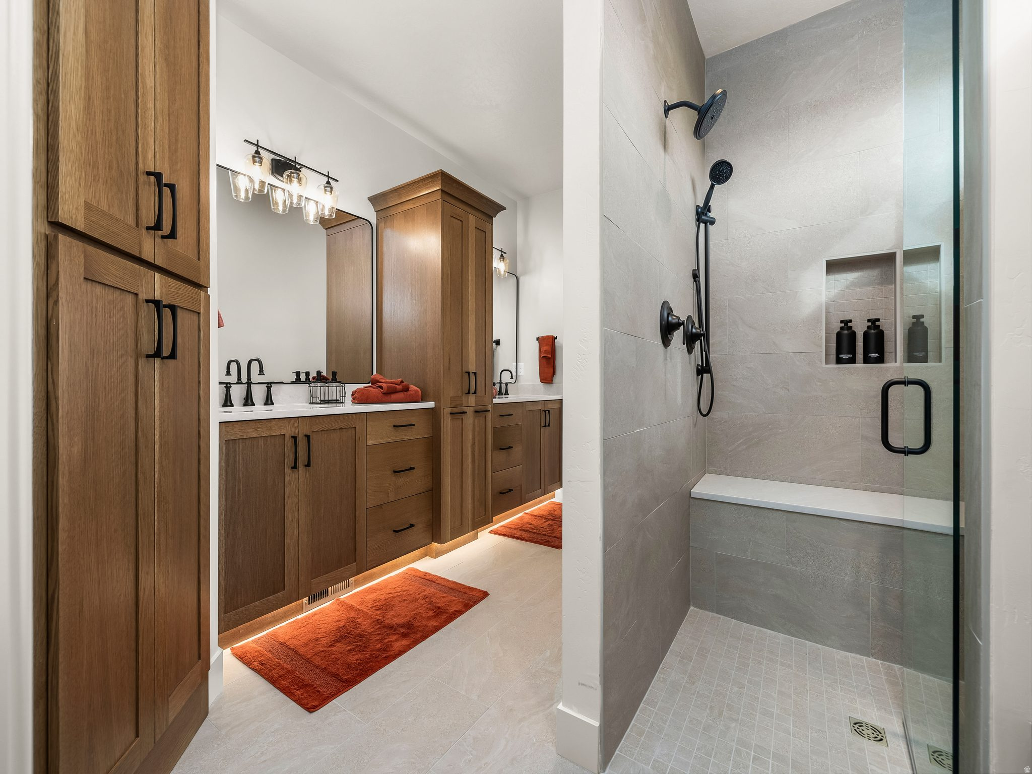 MOUNT LOAFER FLATS - Residential
