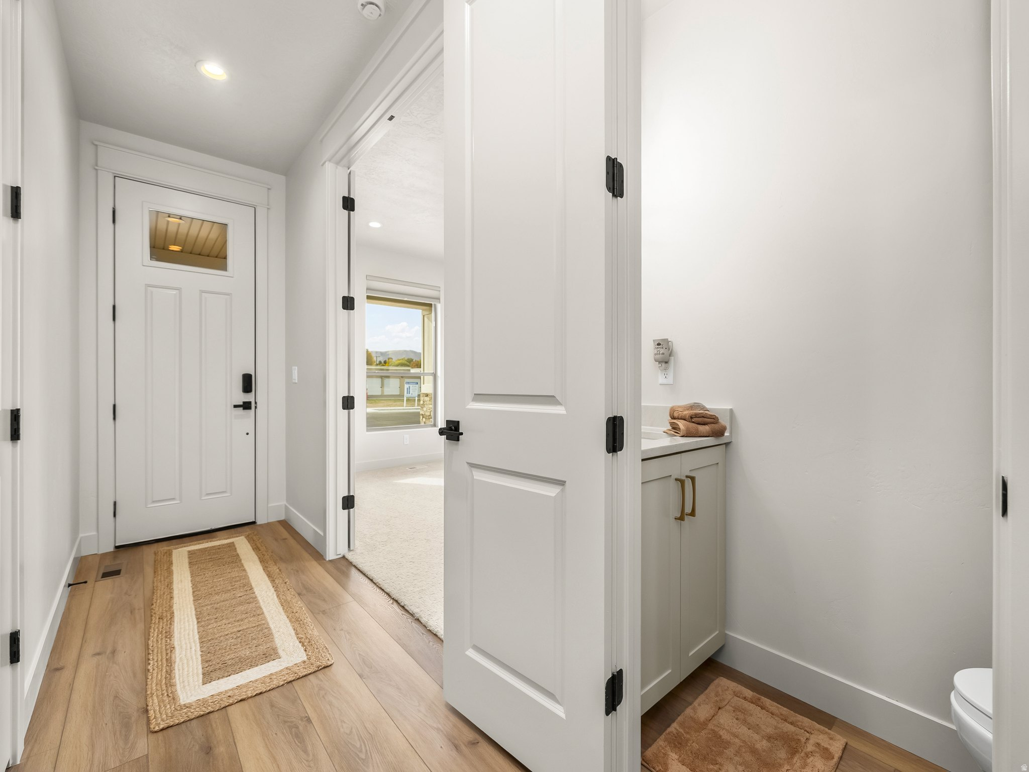 MOUNT LOAFER FLATS - Residential