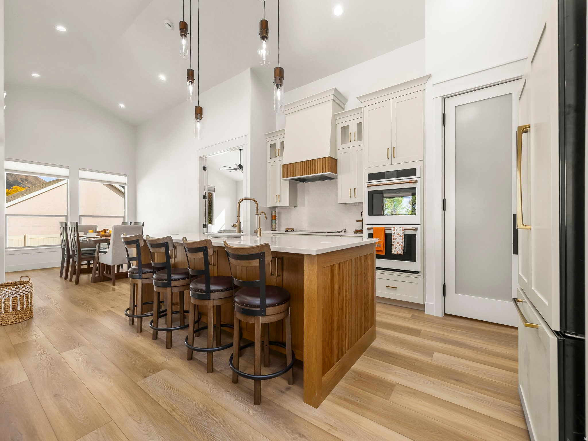 MOUNT LOAFER FLATS - Residential