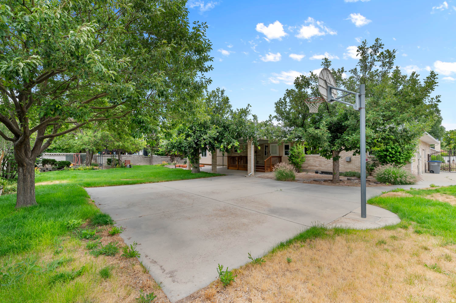 REGENCY PLACE #1 - Residential