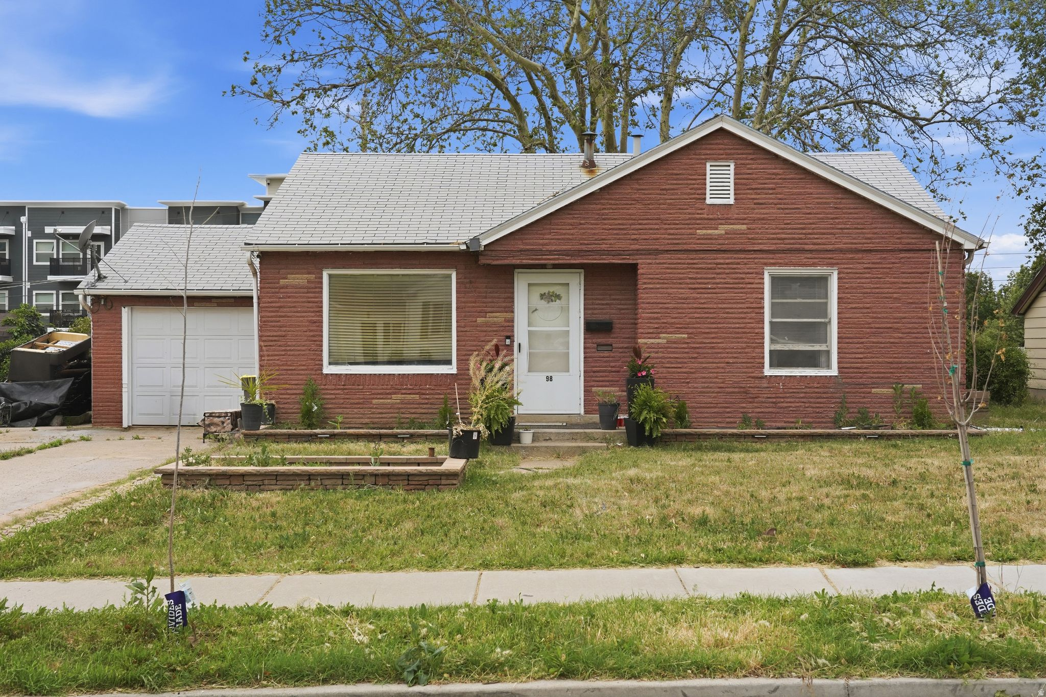*OFFER UNDER REVIEW BY THE BANK. BACKUP OFFERS WELCOME.* Perfect opportunity for a first-time home buyer or investor in a quiet, established neighborhood close to HAFB, schools, shopping, and with easy freeway access, just 20 minutes to Salt Lake City and 25 minutes to the airport. This short sale offers great potential for someone looking to add value and build equity. Home needs TLC and is being sold as-is.