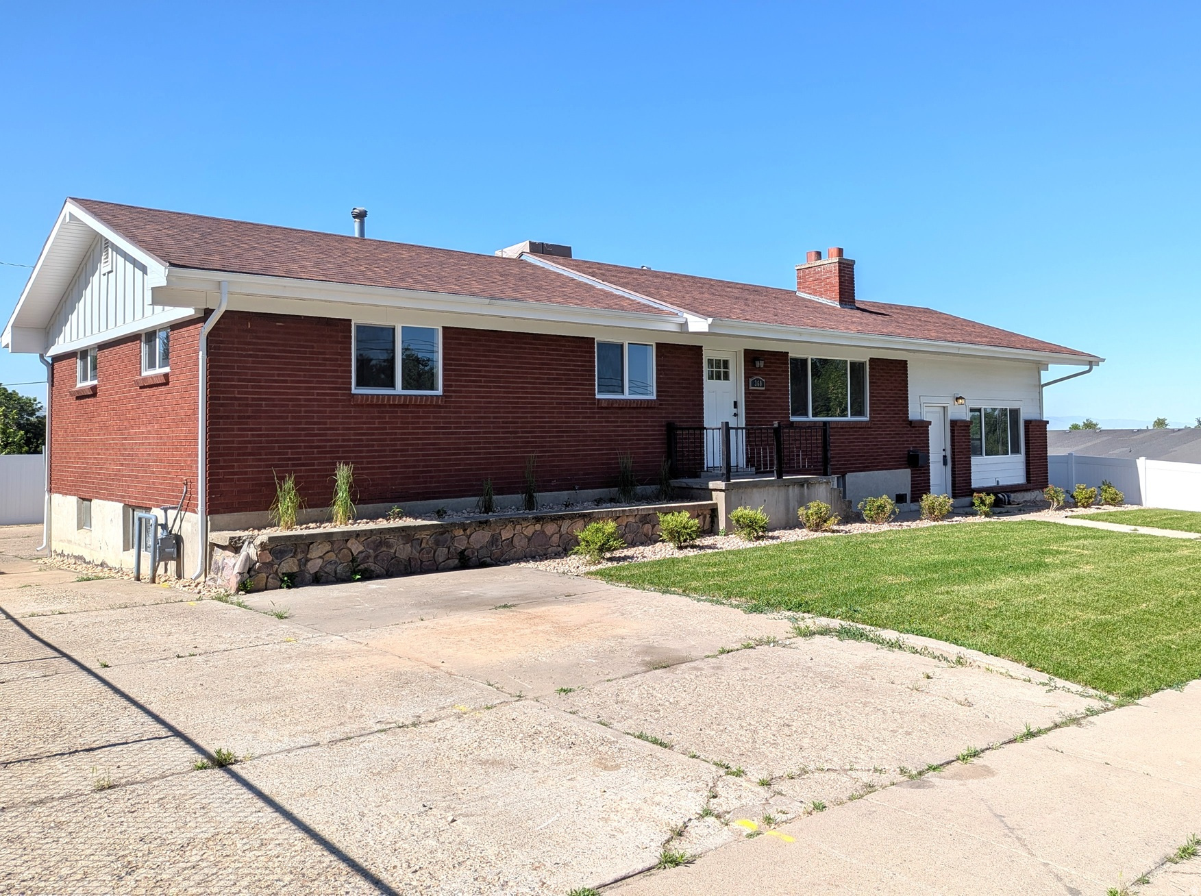 CANYON POINT IN CENTERVILLE - Residential