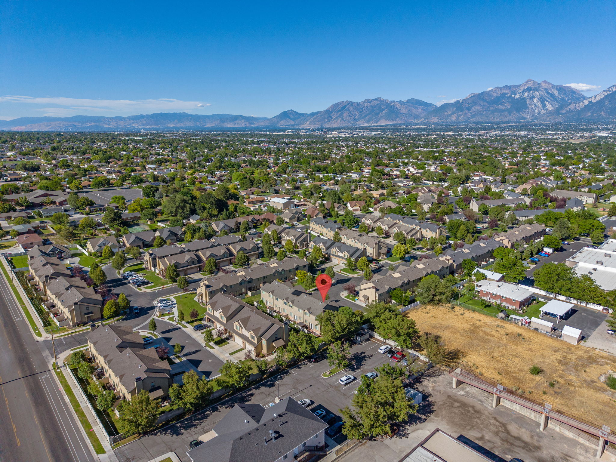 COUNTRY VIEW CONDOMI - Residential