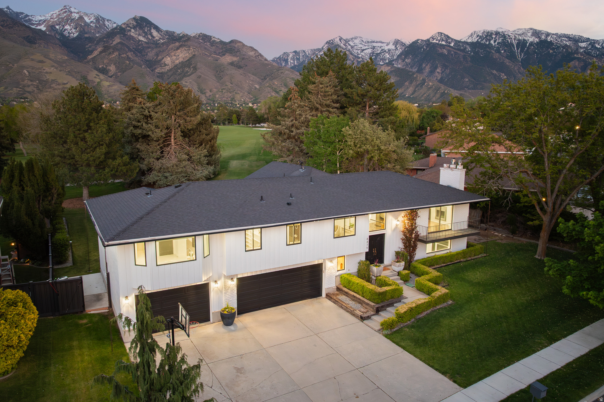 WILLOW CREEK NO. 14 - Residential