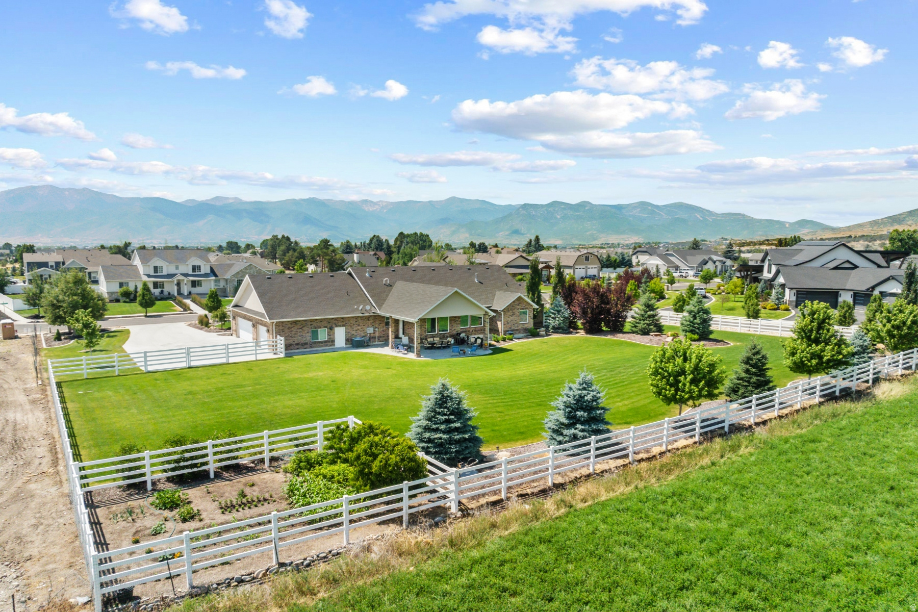 SUMMIT MEADOWS SUBDIVISION - Residential