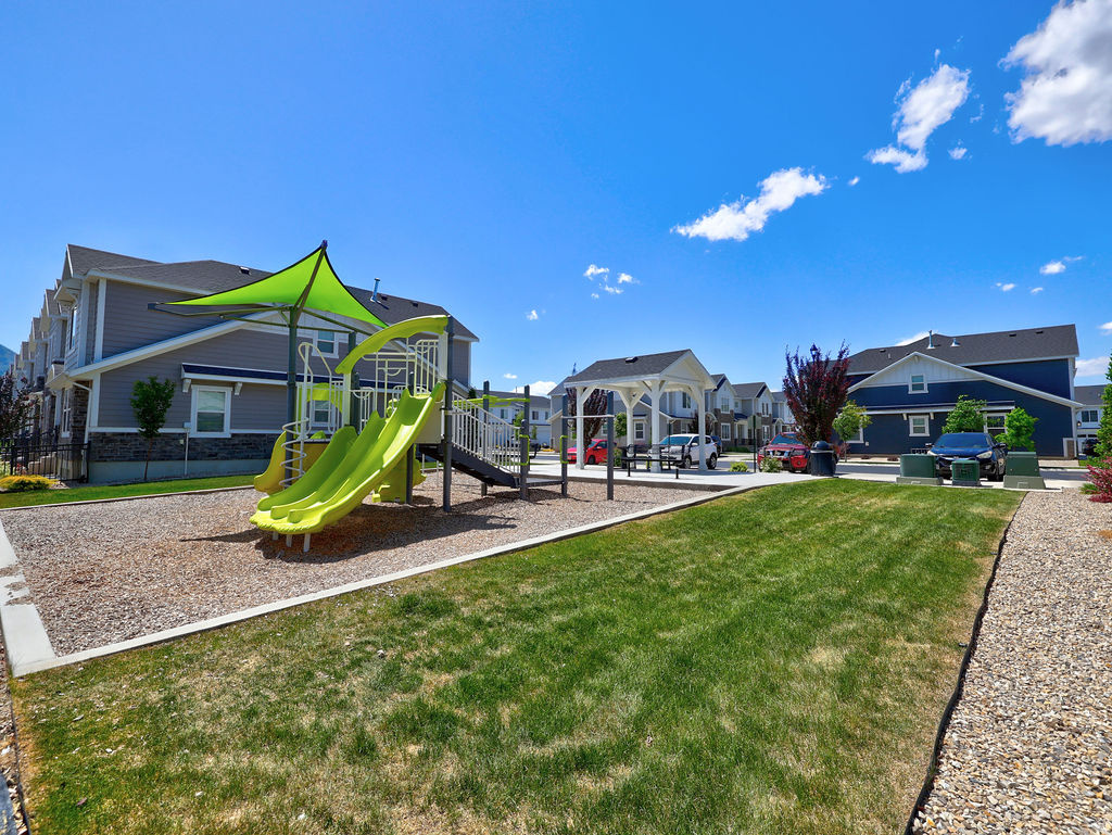 DEL MONTE TOWNHOMES - Residential