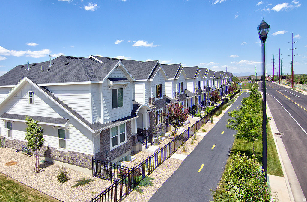 DEL MONTE TOWNHOMES - Residential