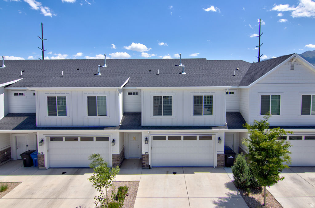 DEL MONTE TOWNHOMES - Residential