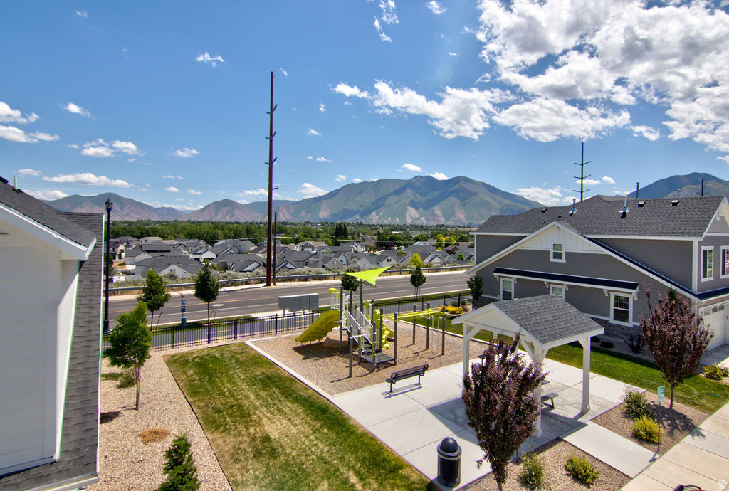 DEL MONTE TOWNHOMES - Residential