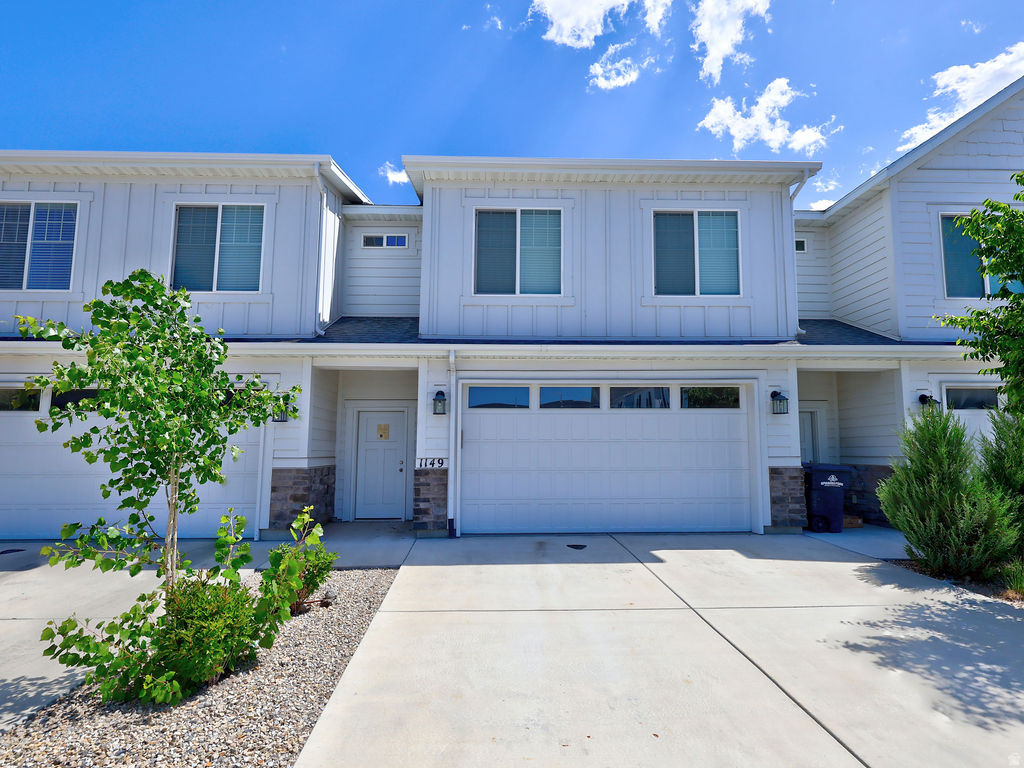 DEL MONTE TOWNHOMES - Residential