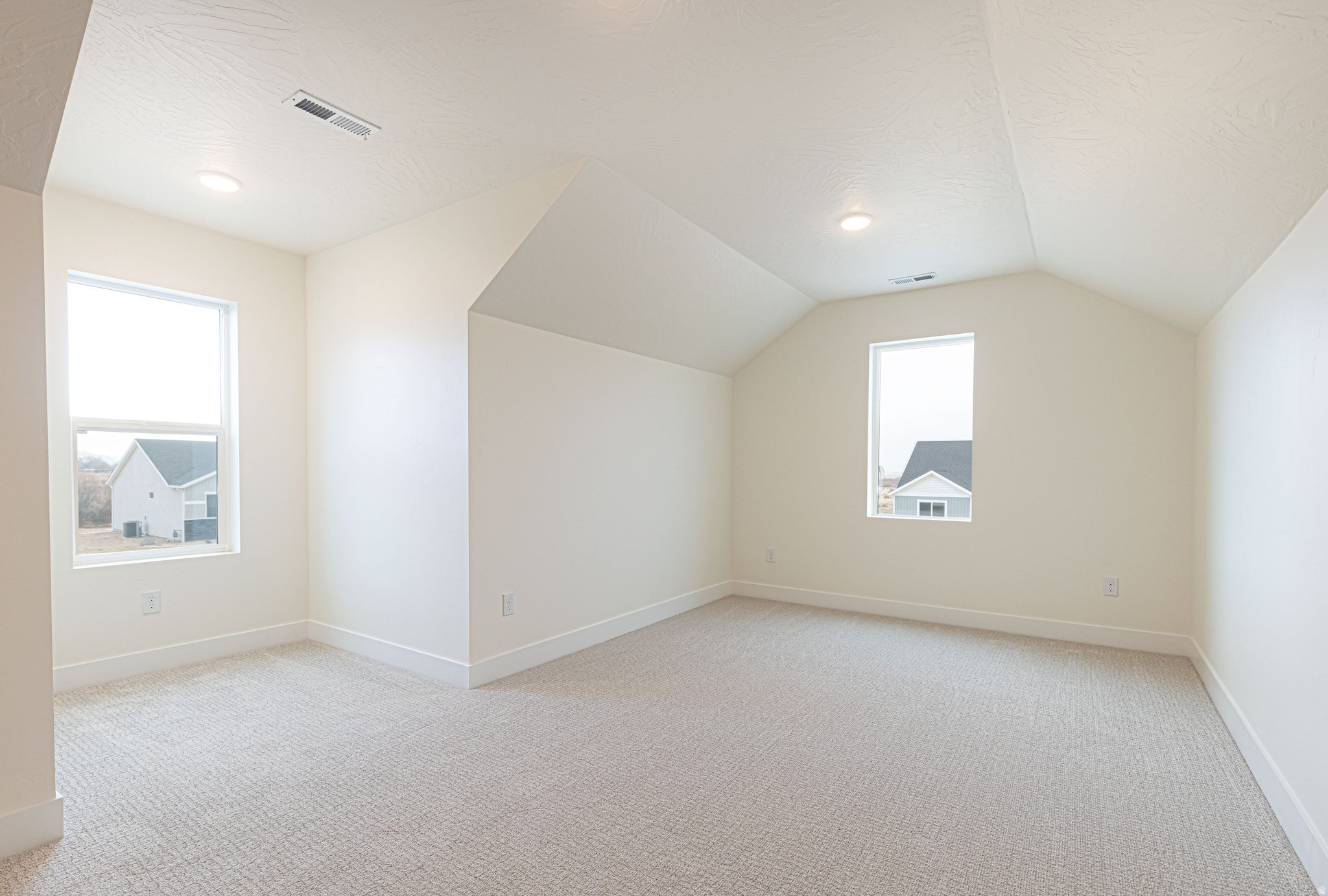 EQUESTRIAN POINTE - Residential