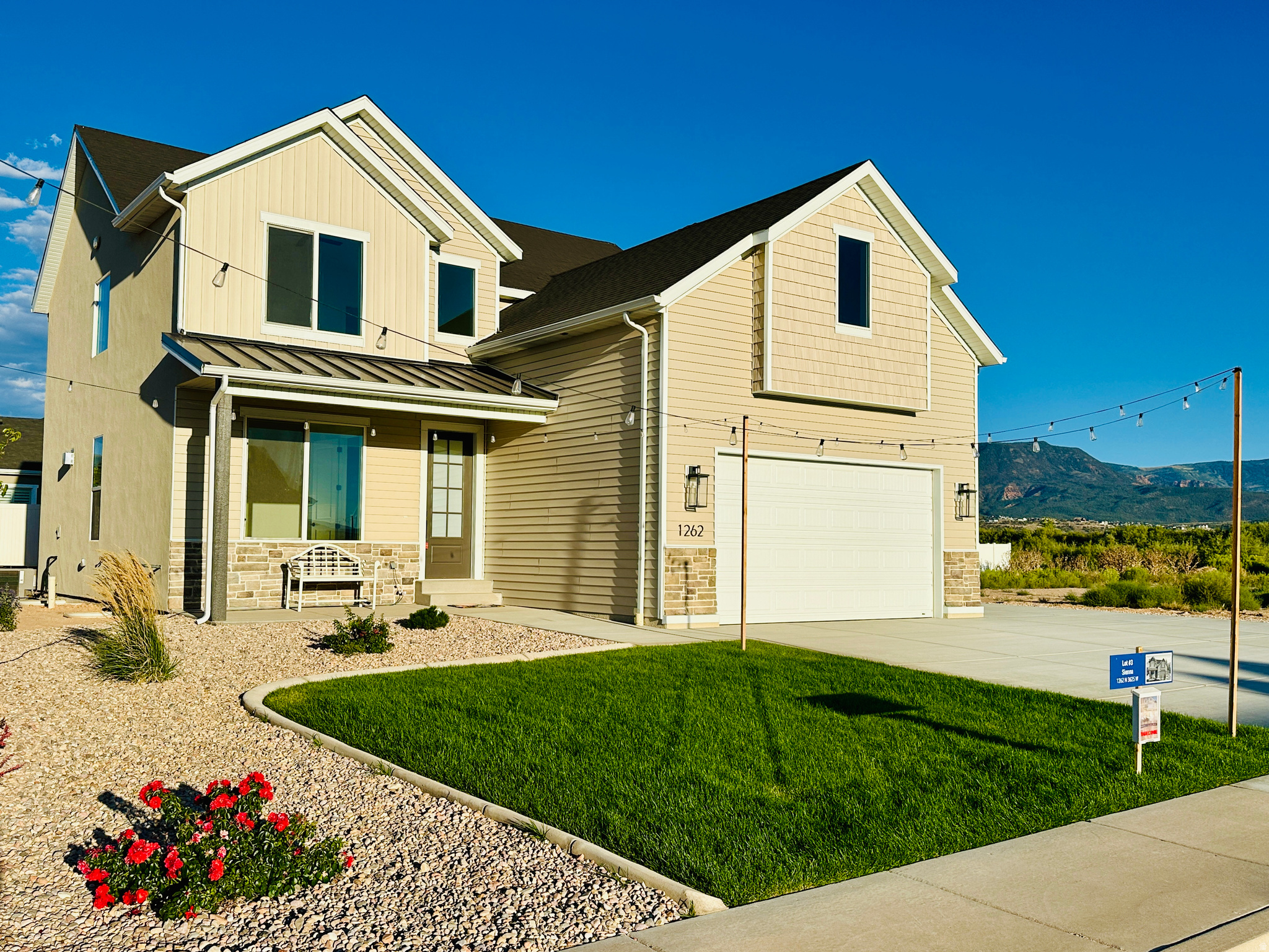 EQUESTRIAN POINTE - Residential
