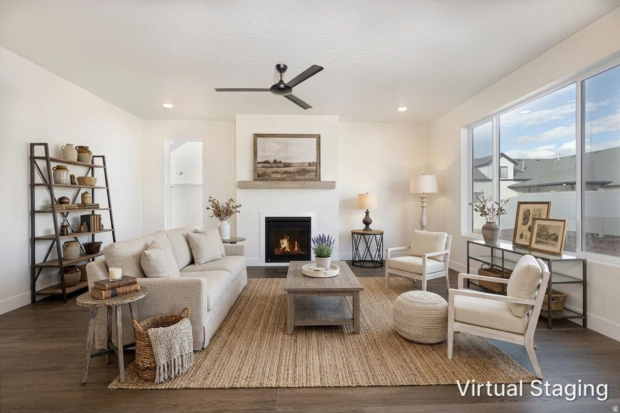 EQUESTRIAN POINTE - Residential