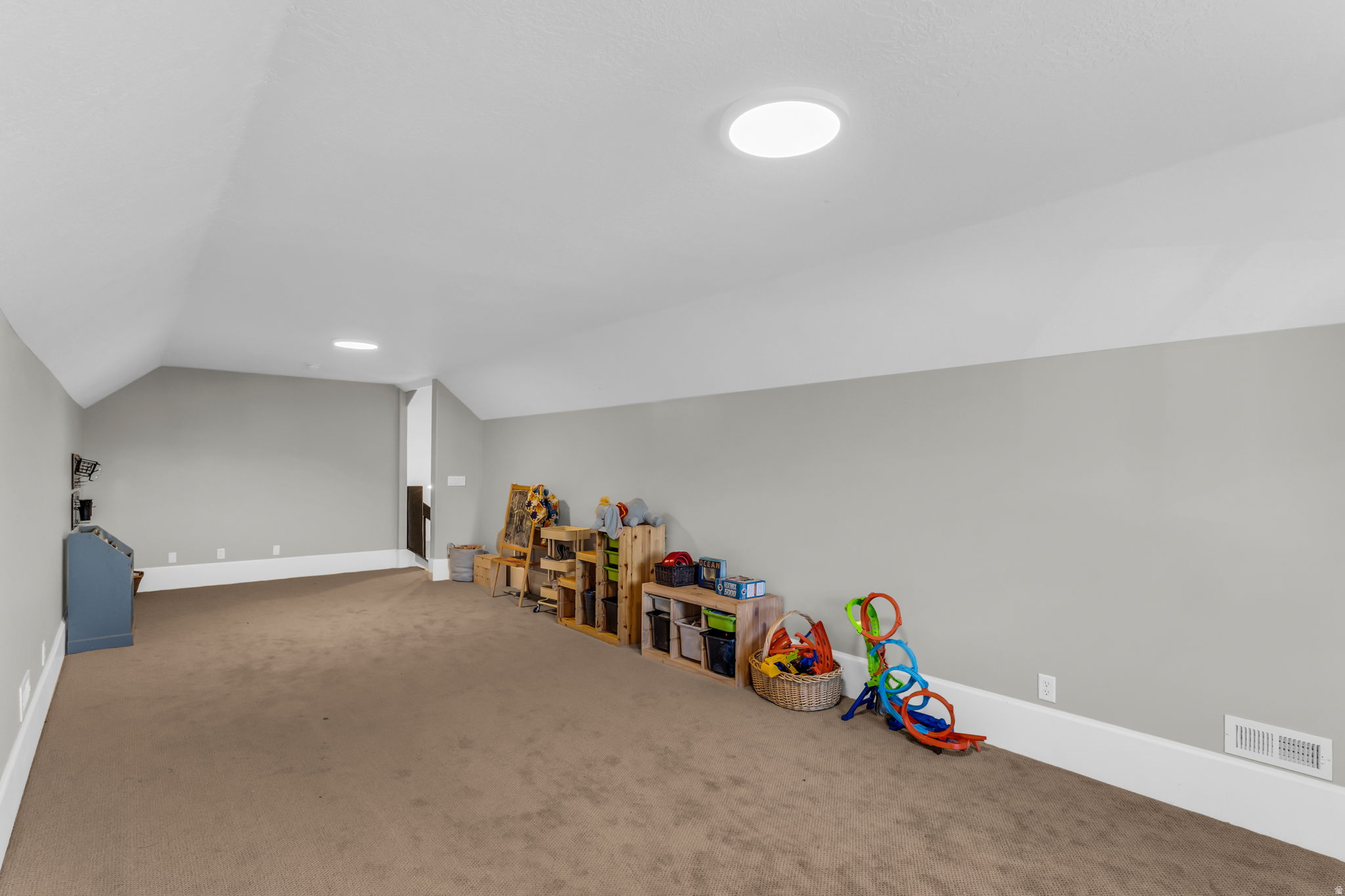 FOOTHILL ESTATES - Residential