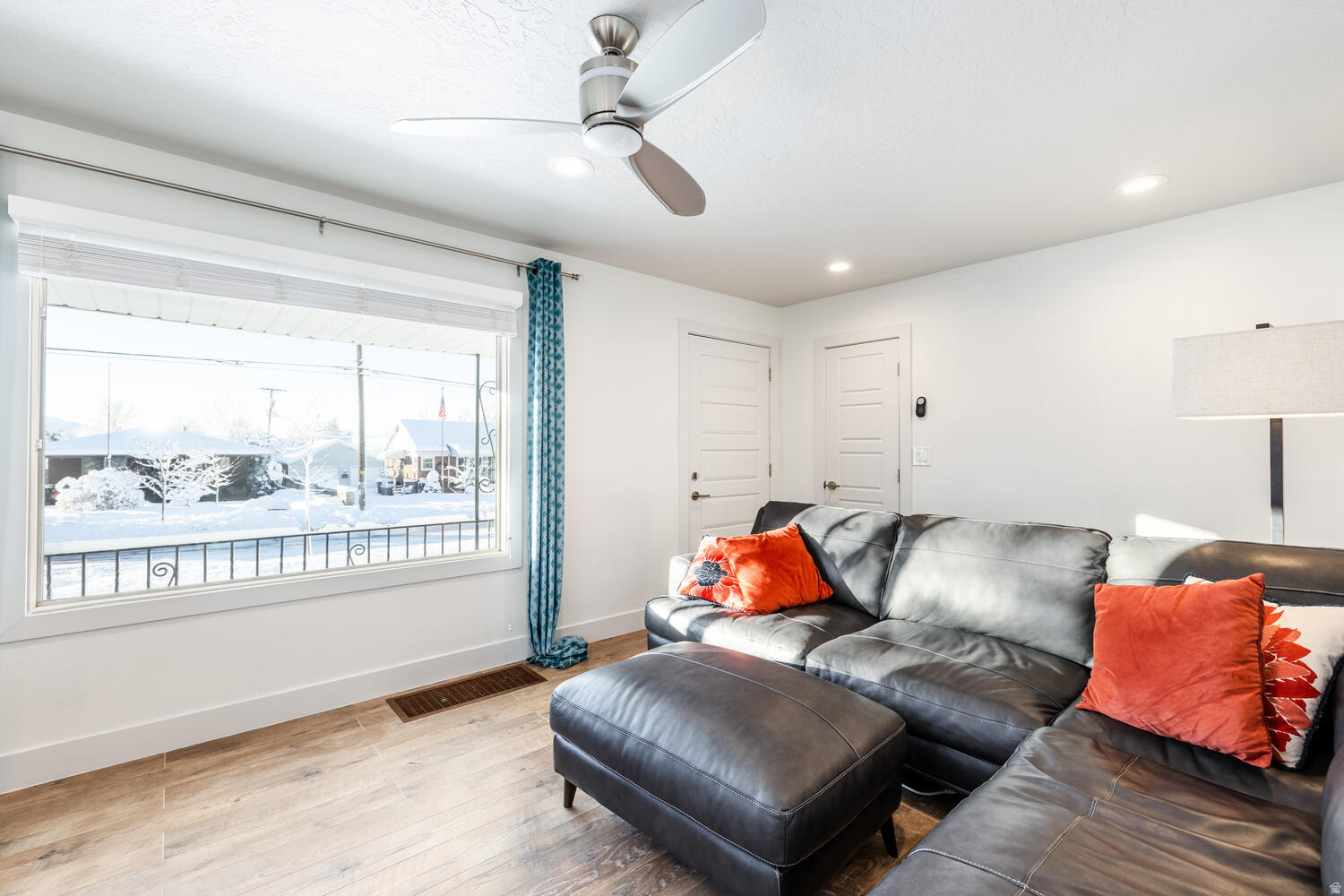 BEVERLY HEIGHTS - Residential Lease