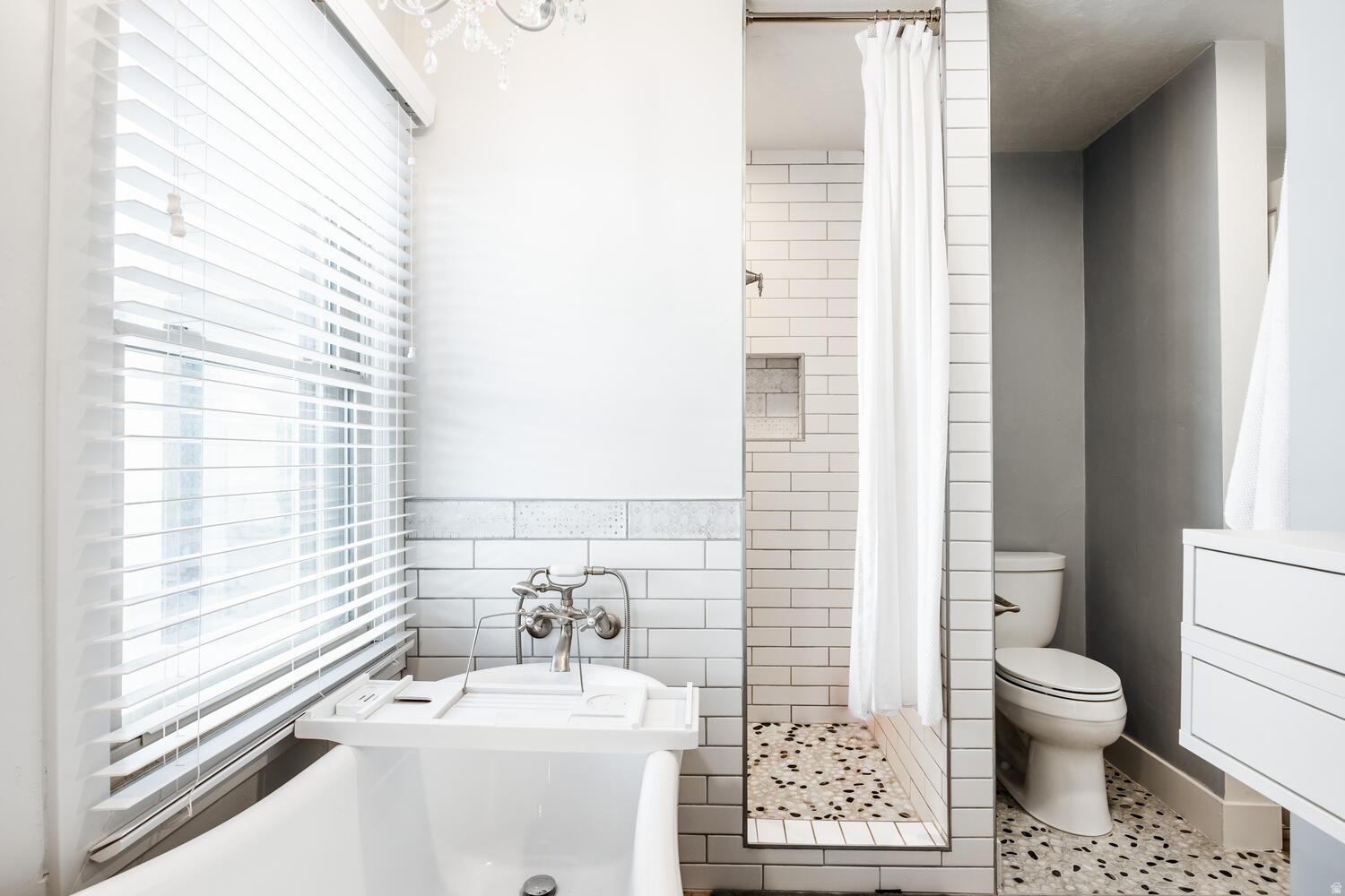 BEVERLY HEIGHTS - Residential Lease