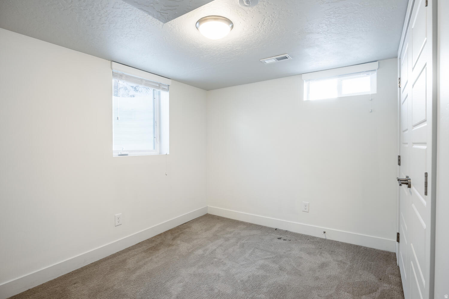 BEVERLY HEIGHTS - Residential Lease