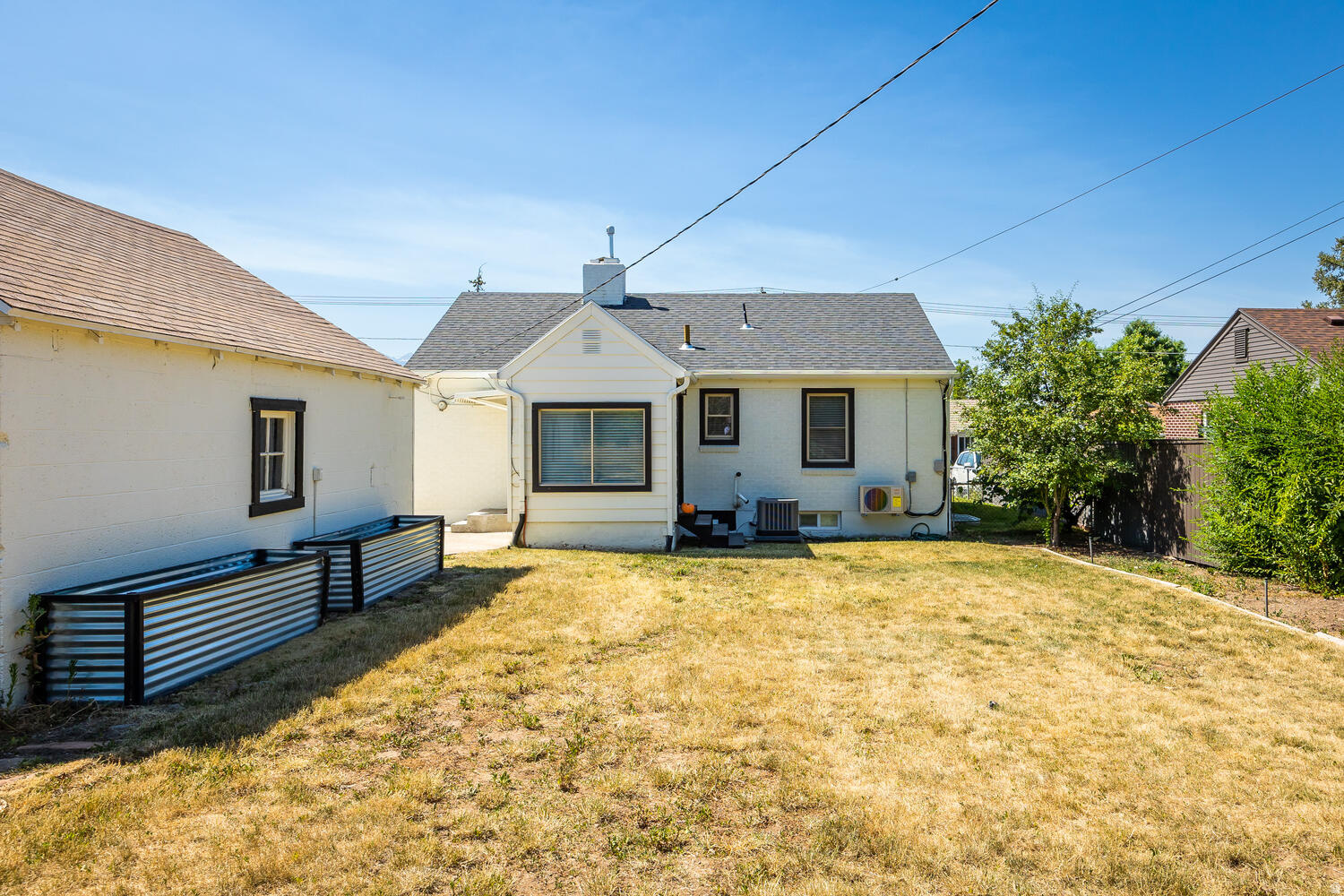 BEVERLY HEIGHTS - Residential Lease