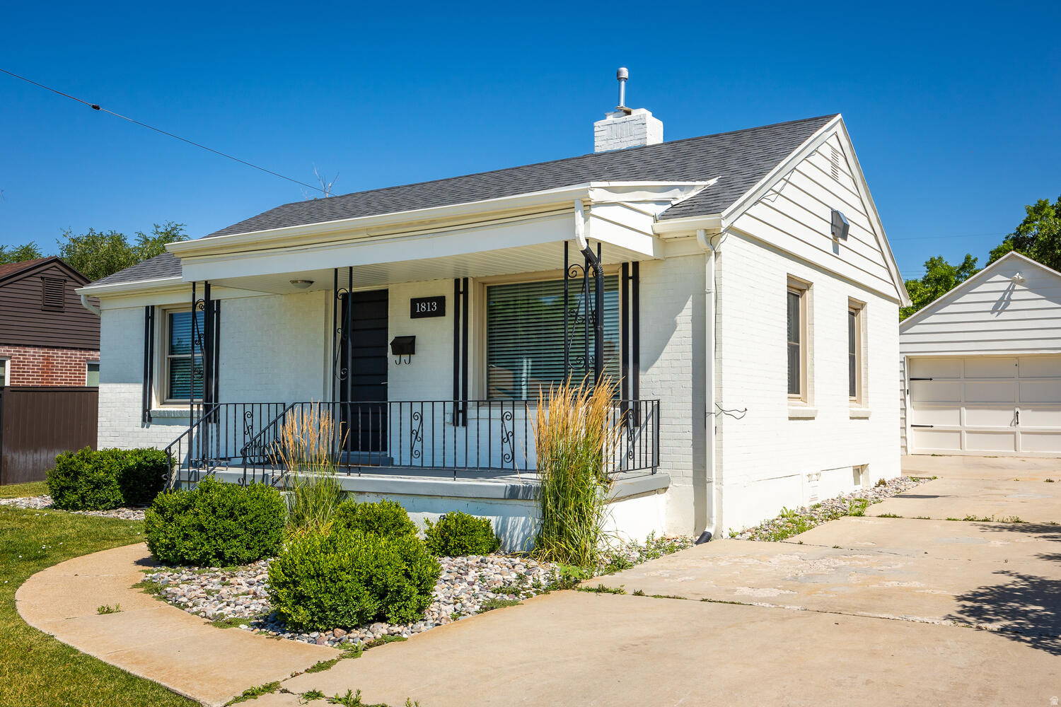 BEVERLY HEIGHTS - Residential Lease