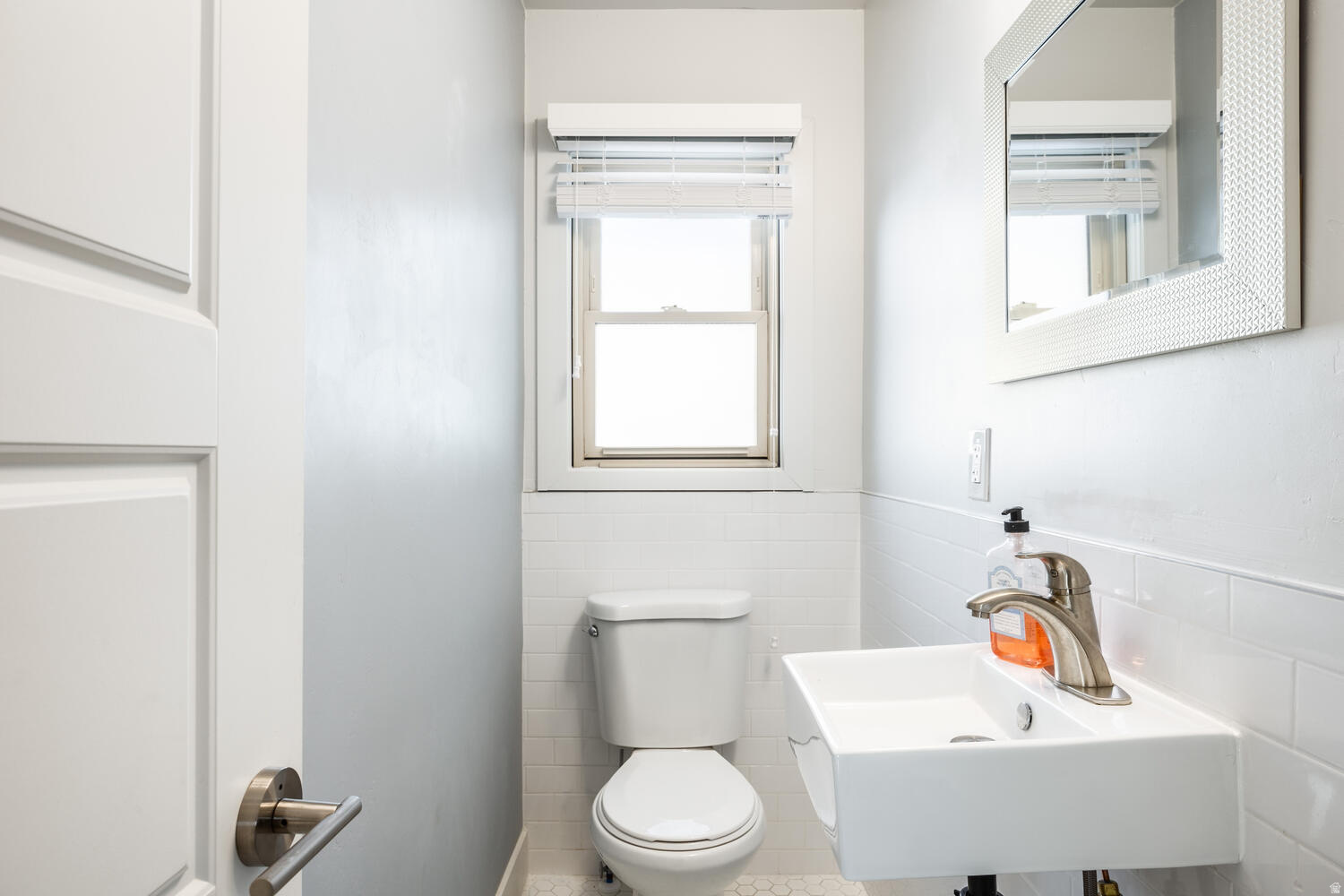 BEVERLY HEIGHTS - Residential Lease