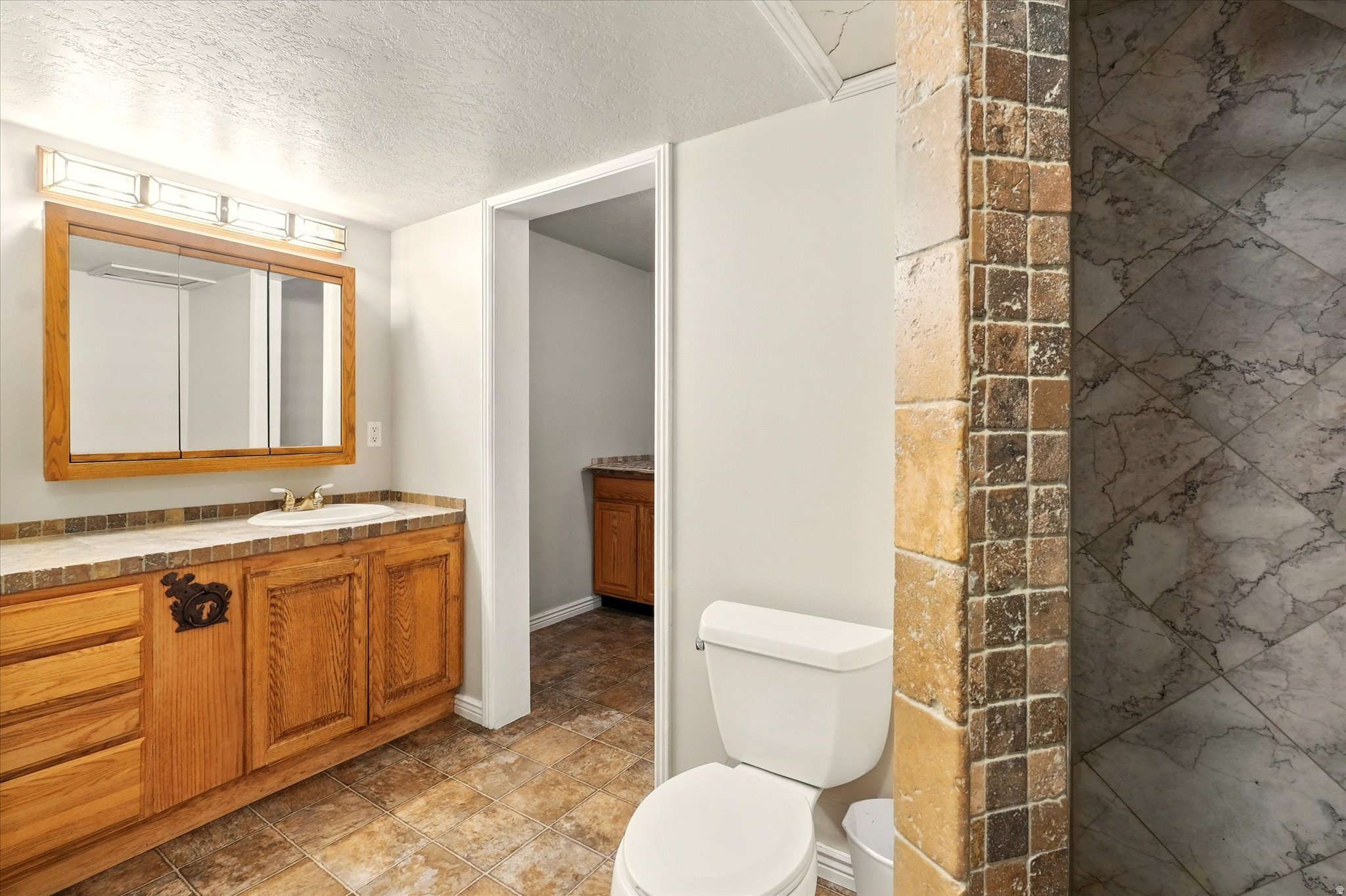 QUARTER CIRCLE JV SU - Residential