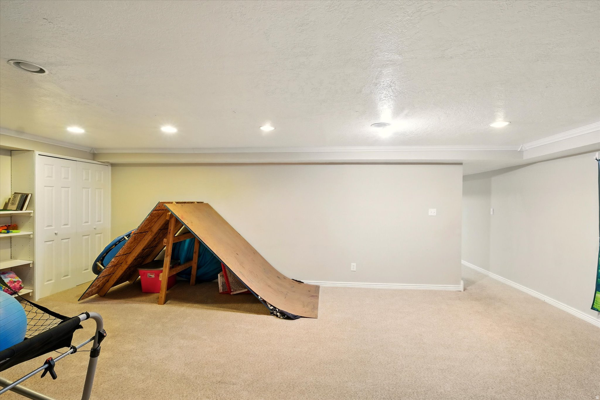 QUARTER CIRCLE JV SU - Residential
