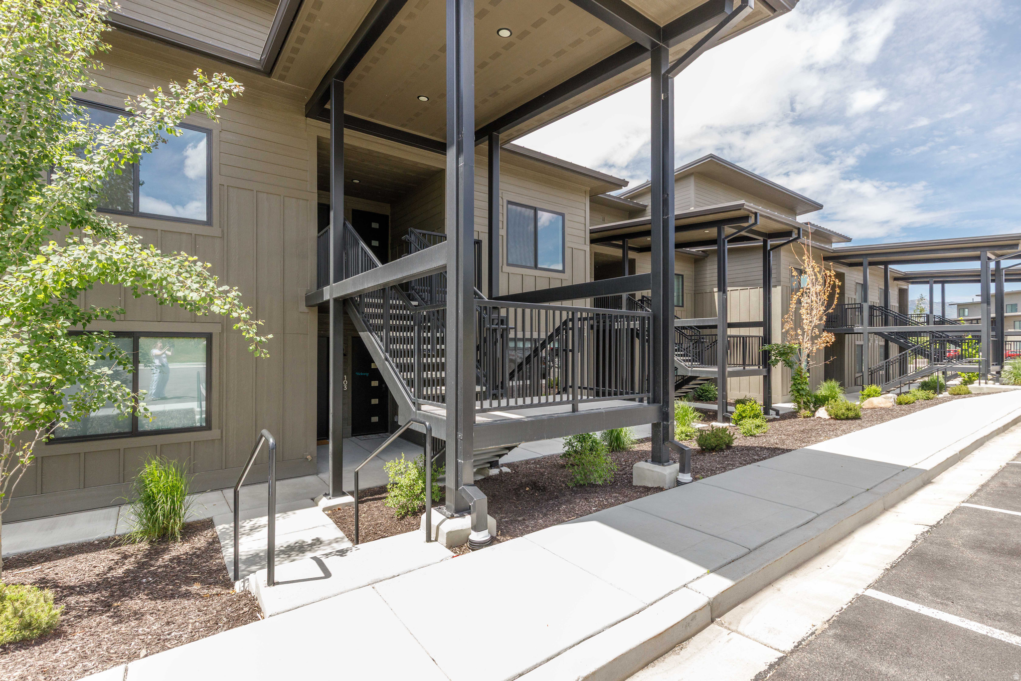 THE POINTE AT WOLF CREEK - Residential