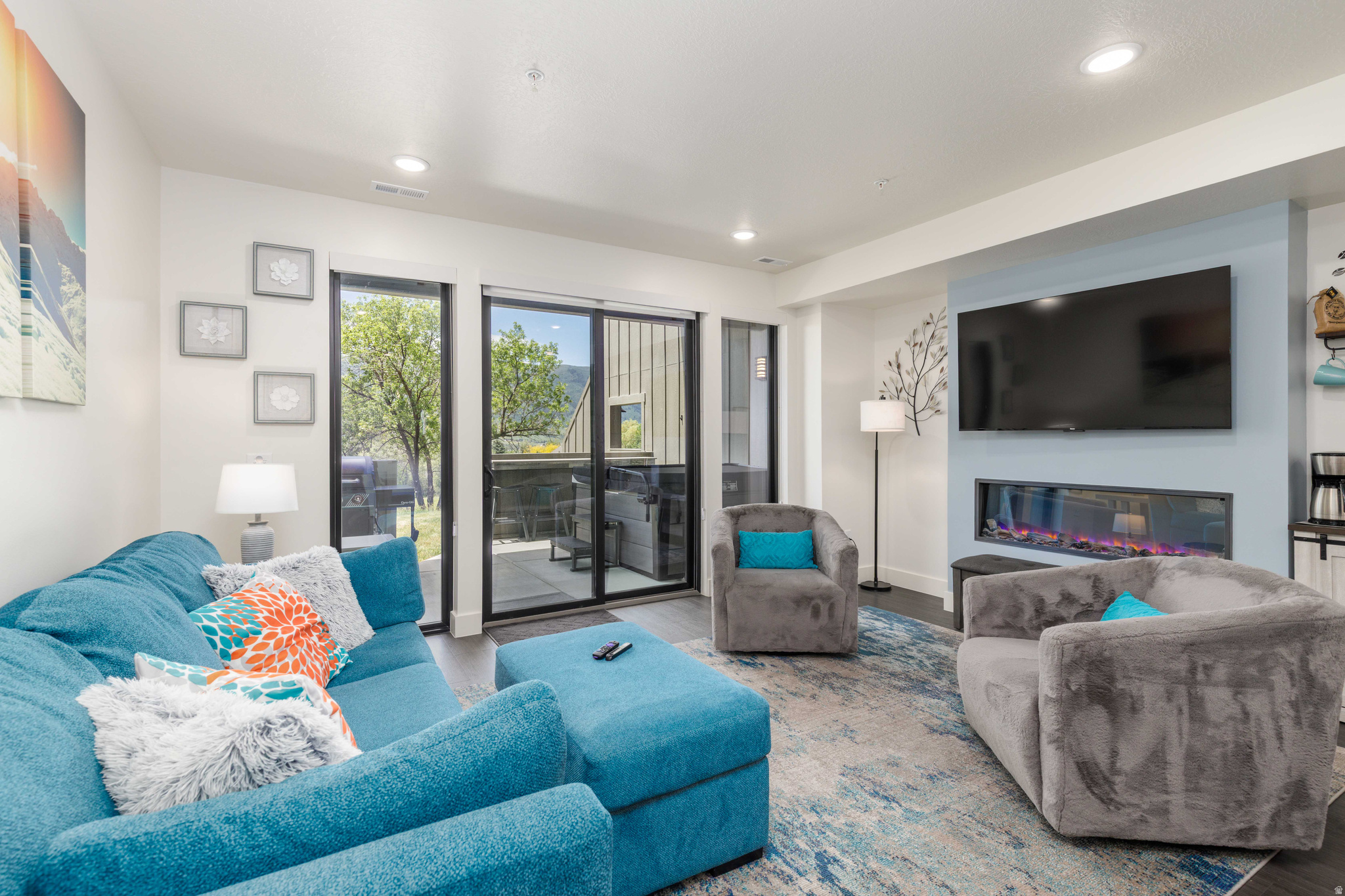 THE POINTE AT WOLF CREEK - Residential